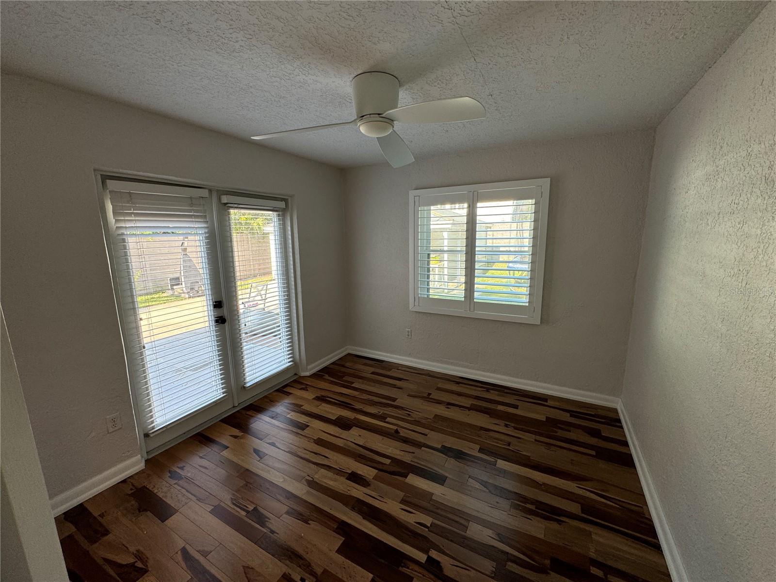 Image 13 of 32 For 112 Thornton Avenue