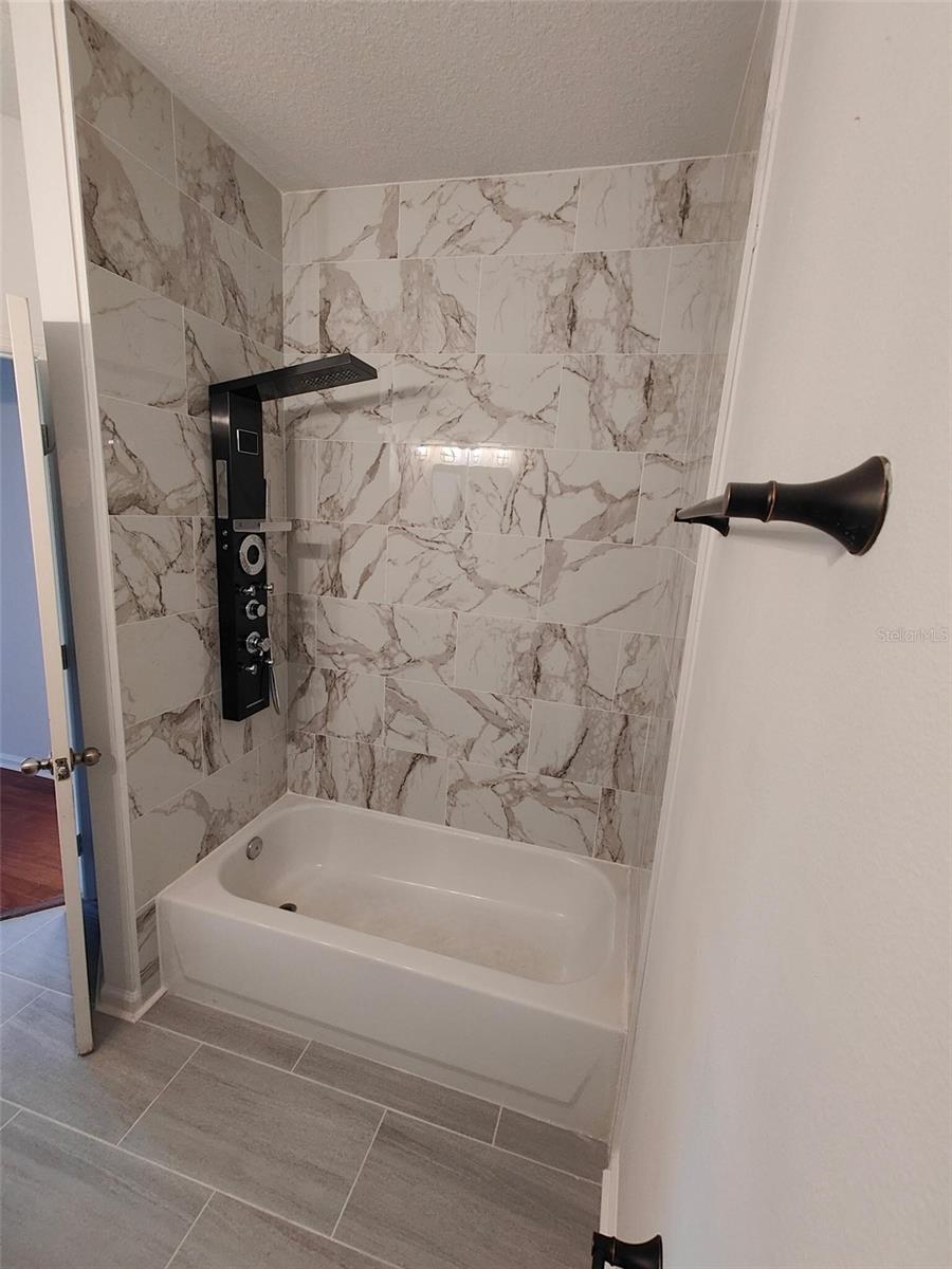 Image 15 of 20 For 4207 Dale Mabry Highway 11210
