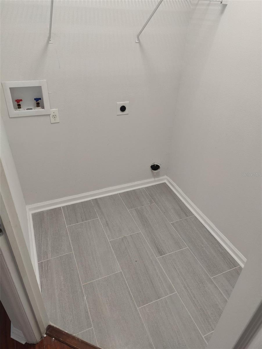 Image 19 of 20 For 4207 Dale Mabry Highway 11210