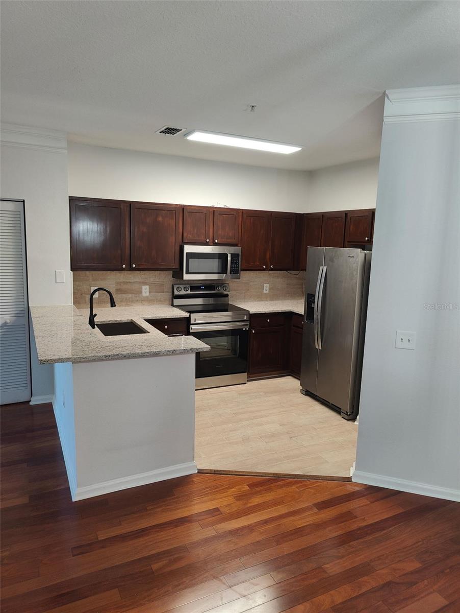 Image 6 of 20 For 4207 Dale Mabry Highway 11210