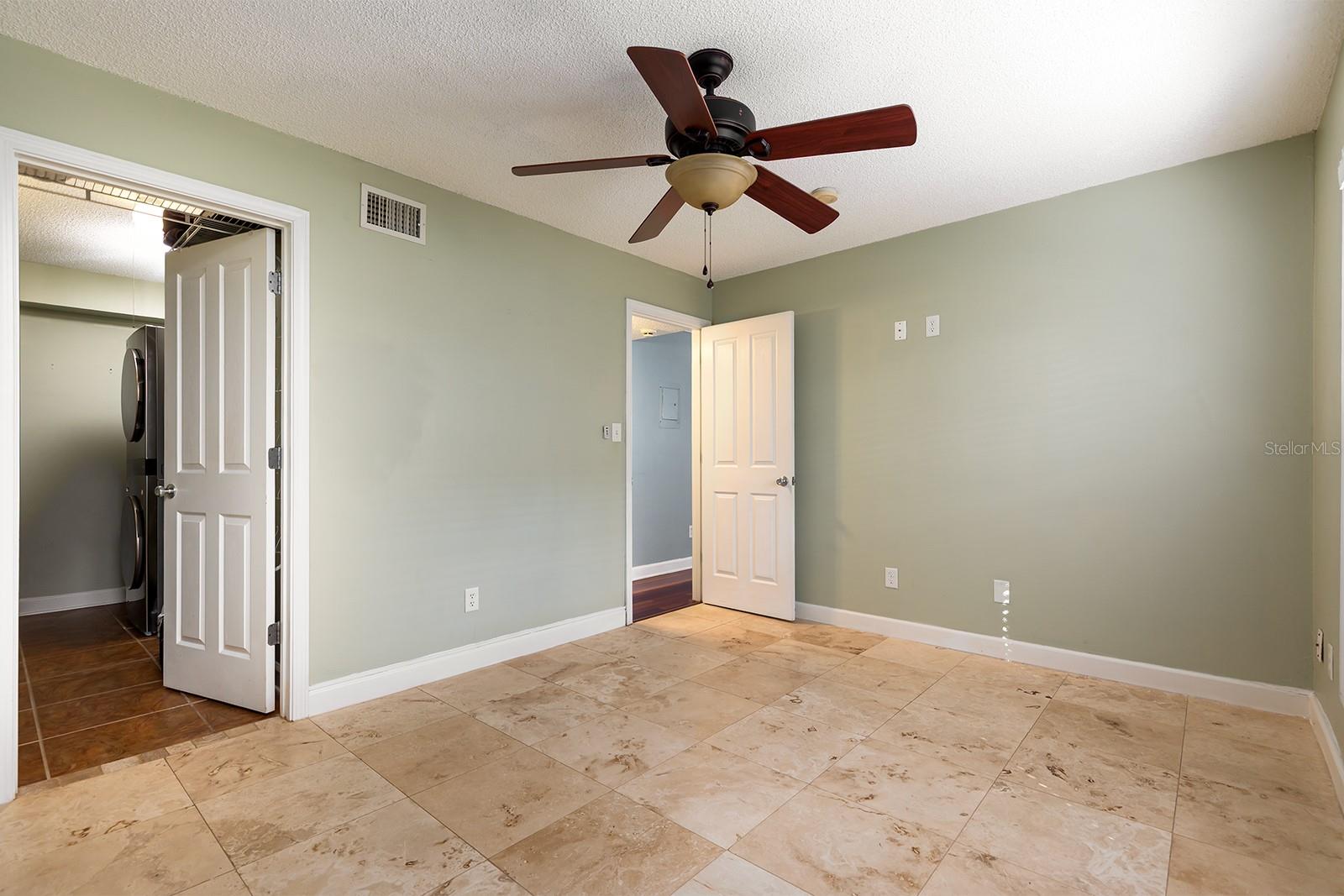 Image 10 of 15 For 4822 Conway Road 127