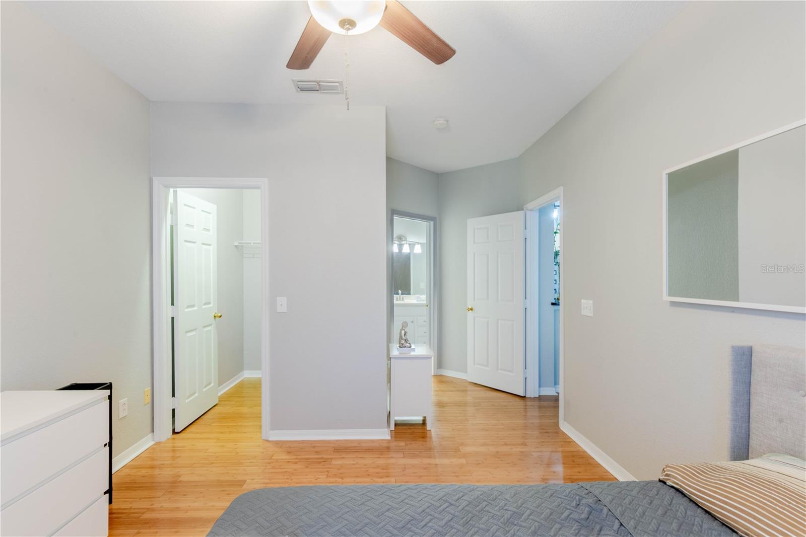Image 15 of 41 For 3611 Conroy Road 834