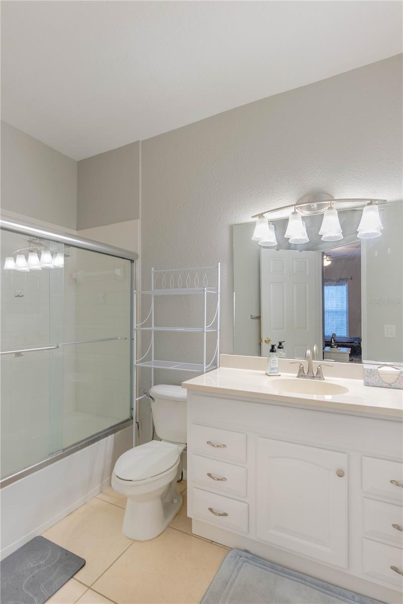 Image 24 of 41 For 3611 Conroy Road 834