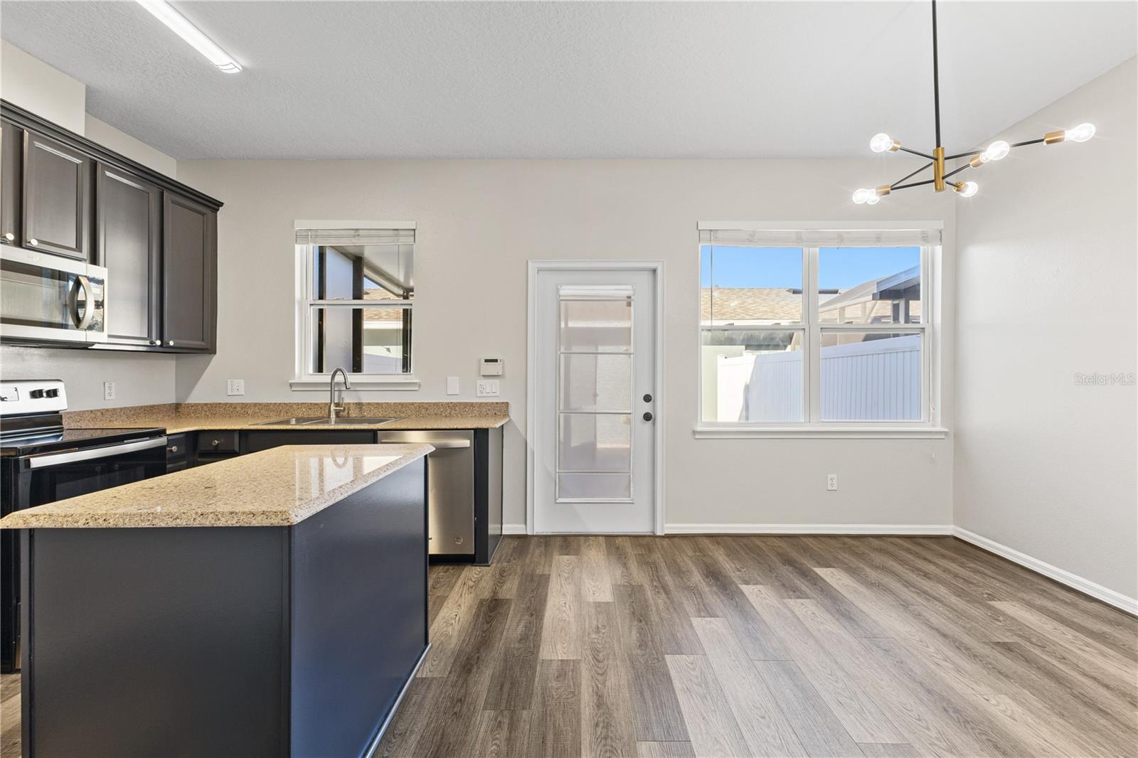 Image 12 of 47 For 12989 Borland Street