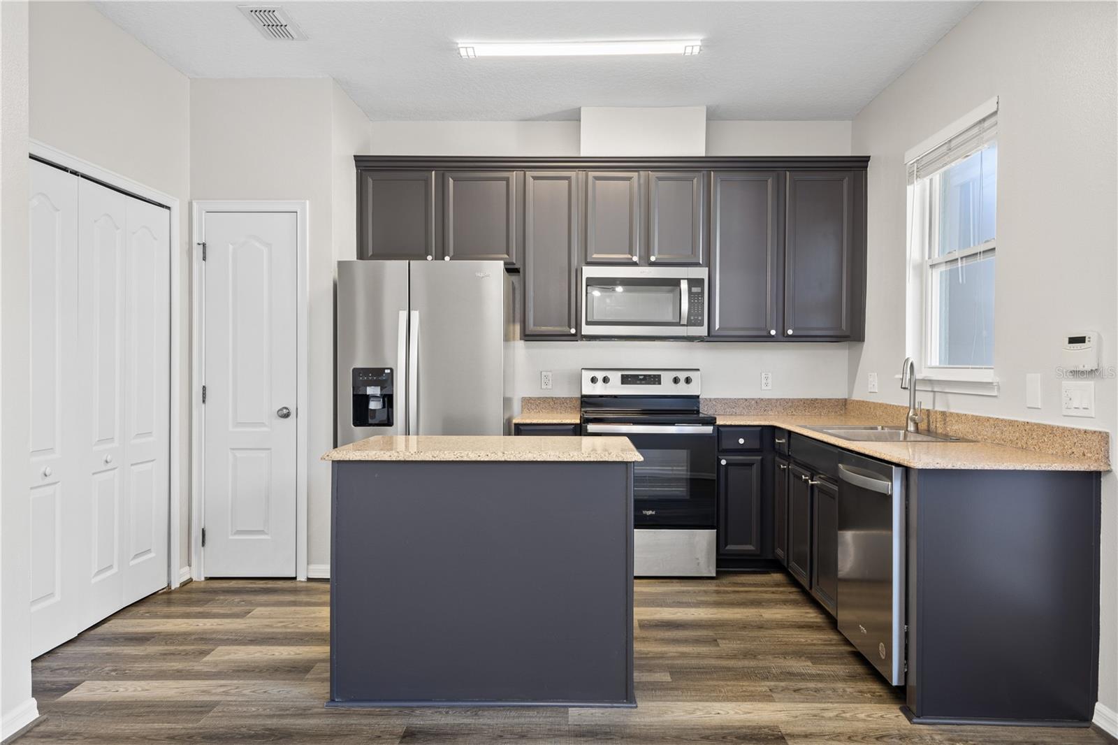 Image 13 of 47 For 12989 Borland Street