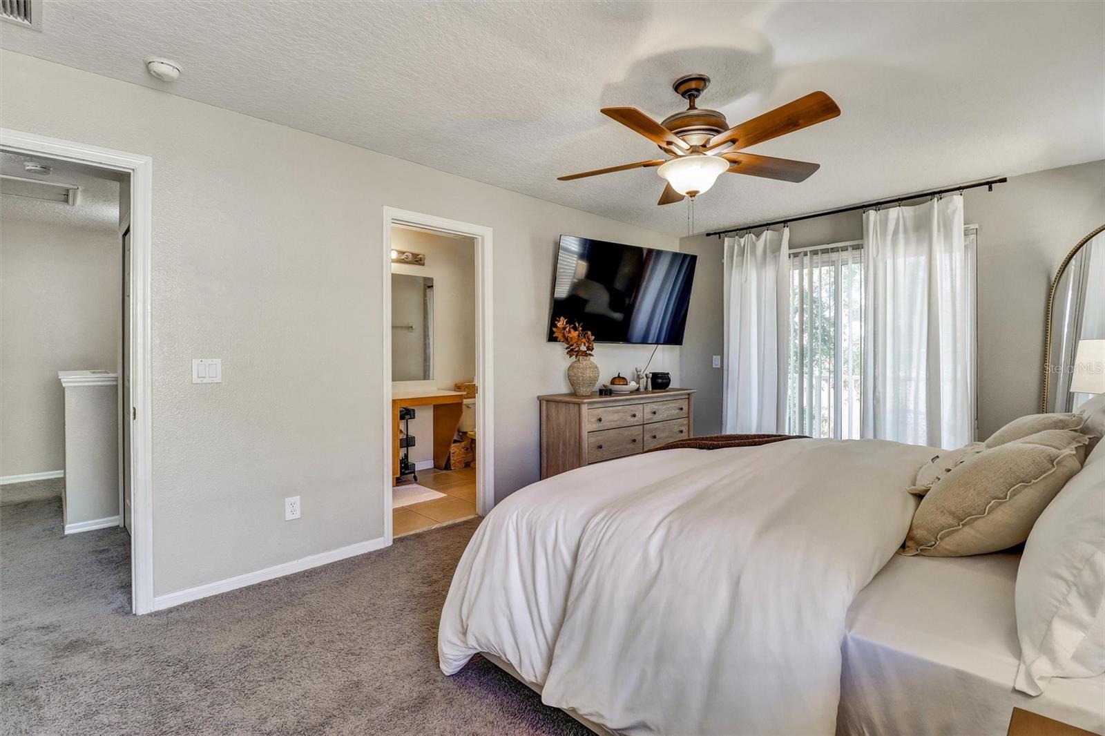 Image 17 of 38 For 2761 Retreat View Circle