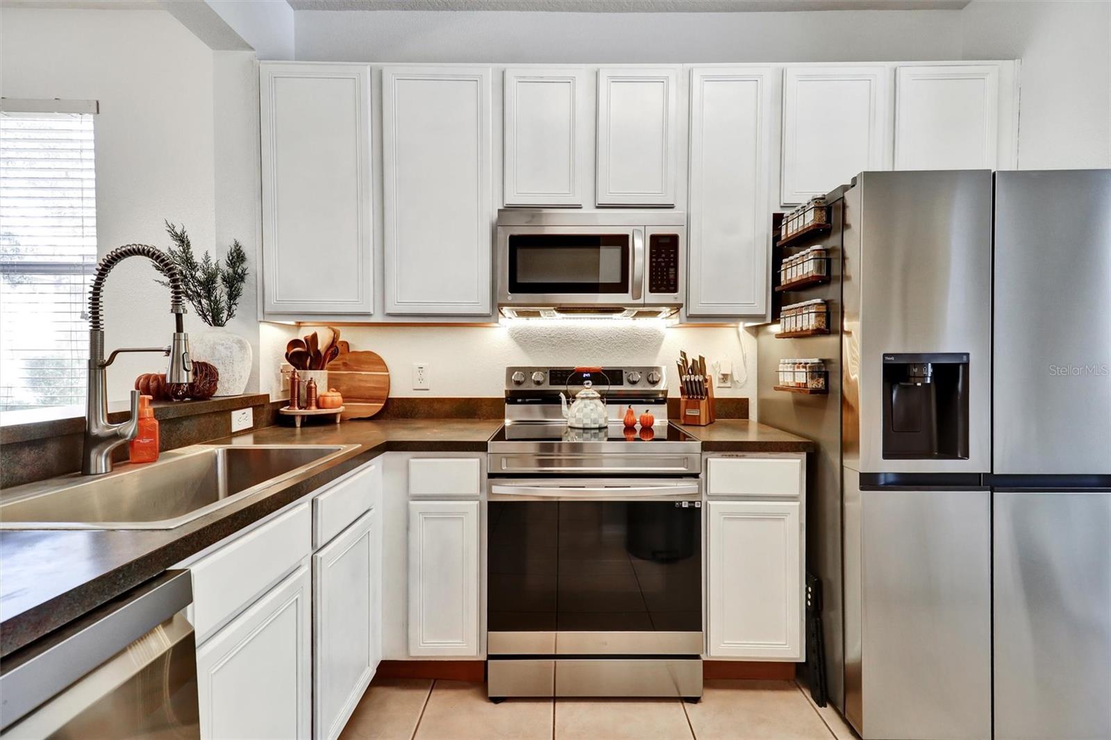 Image 5 of 38 For 2761 Retreat View Circle