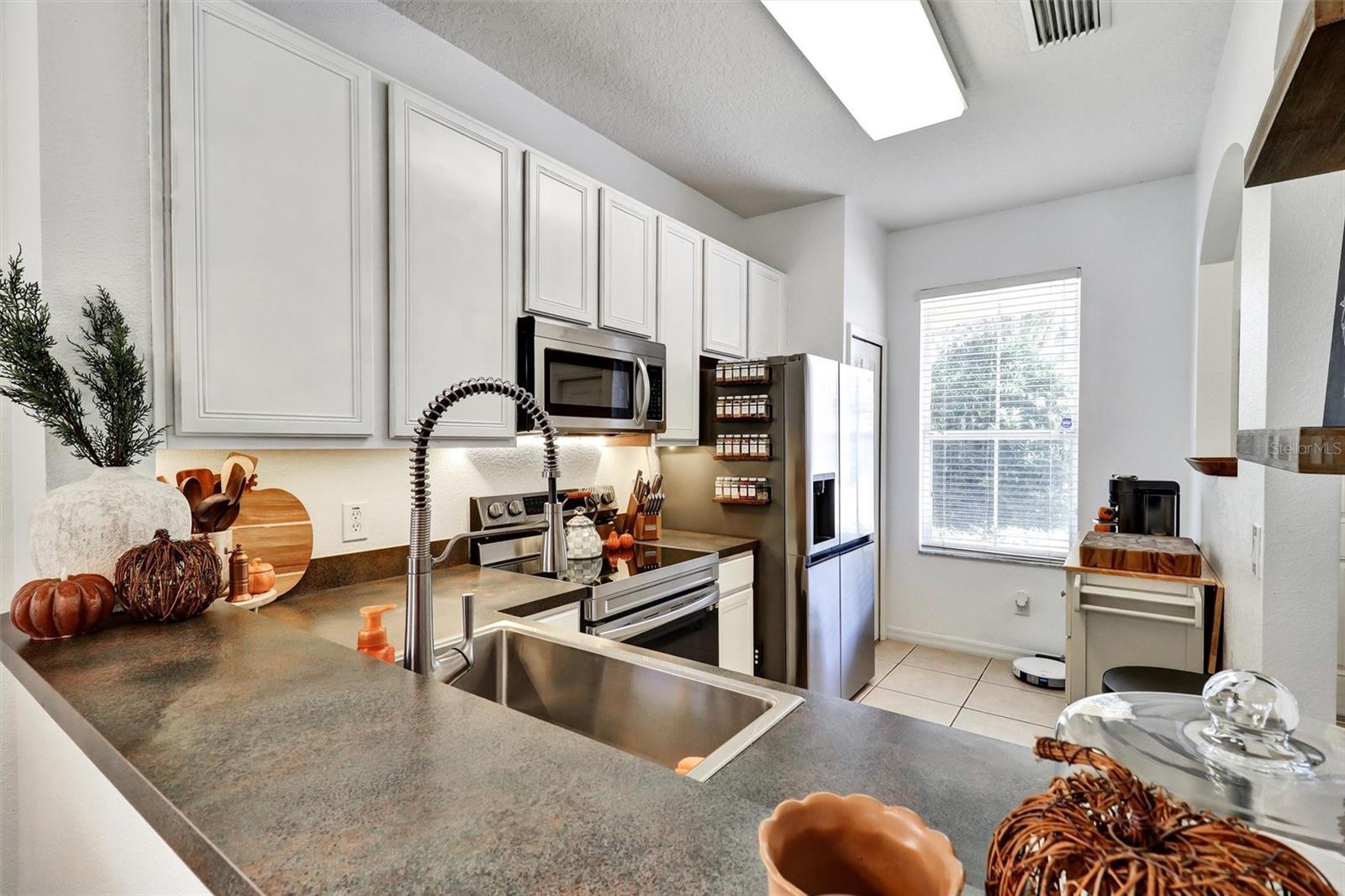 Image 7 of 38 For 2761 Retreat View Circle