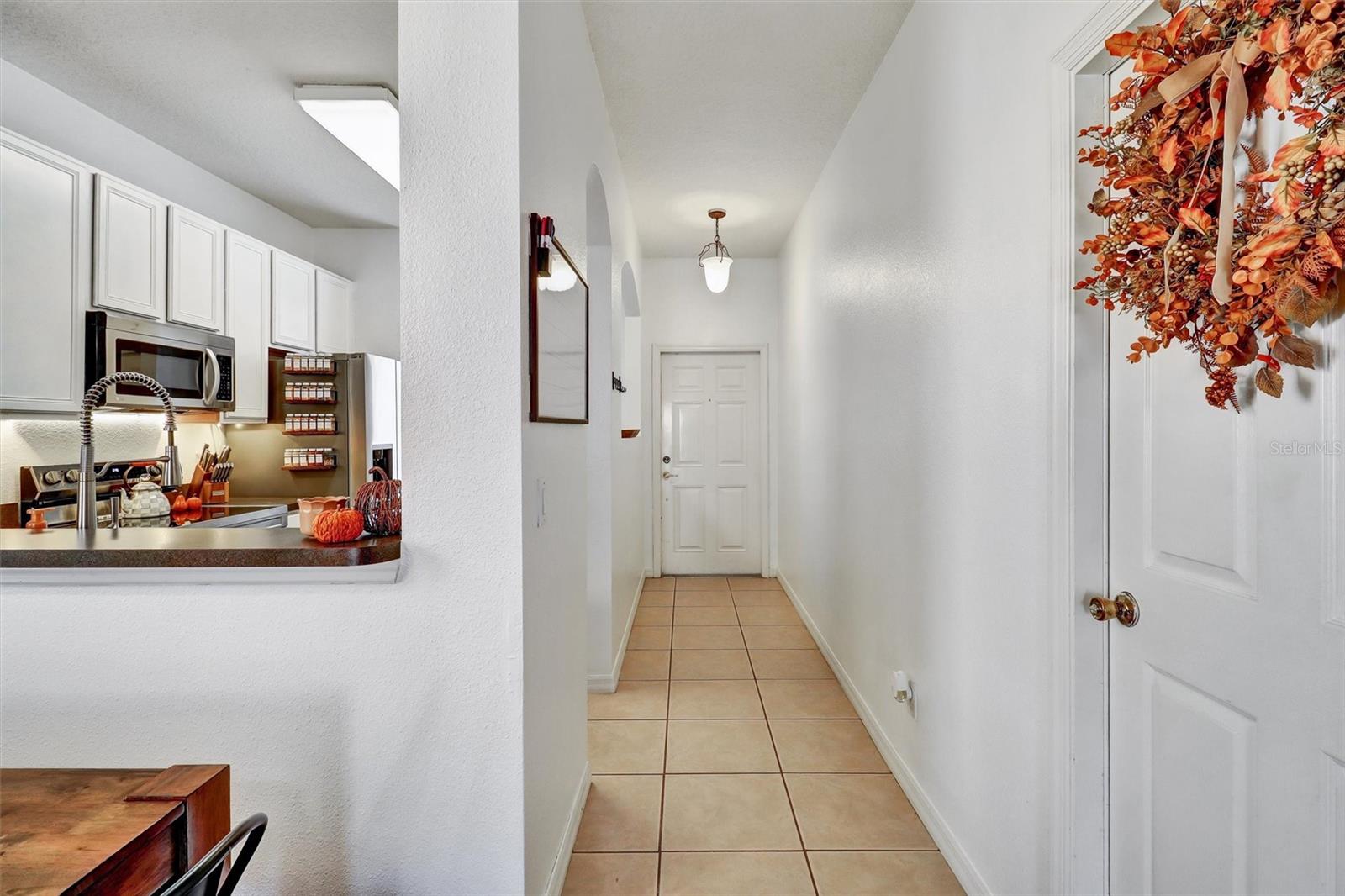 Image 8 of 38 For 2761 Retreat View Circle