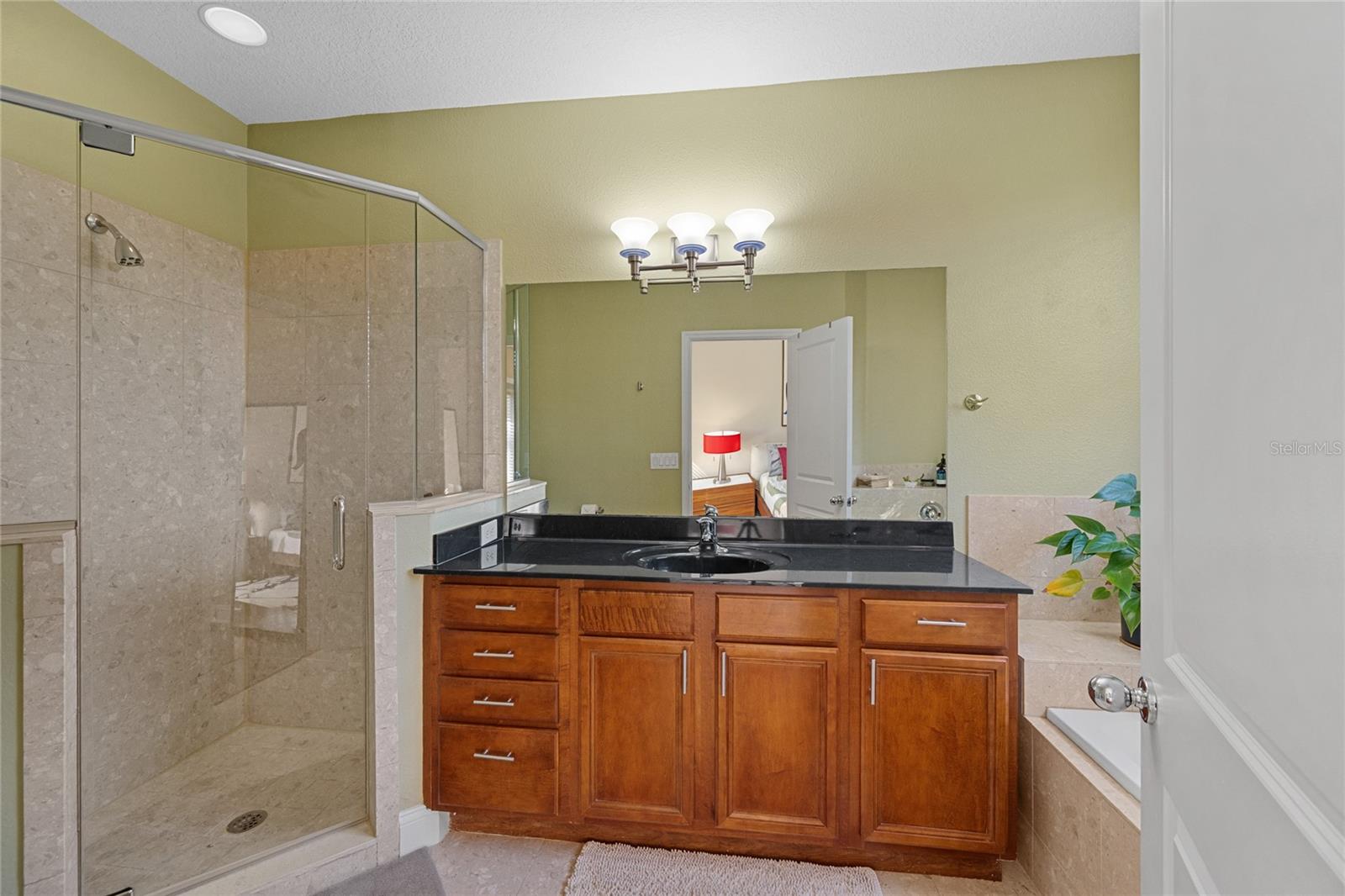 Image 24 of 35 For 1101 Elmwood Street 1101