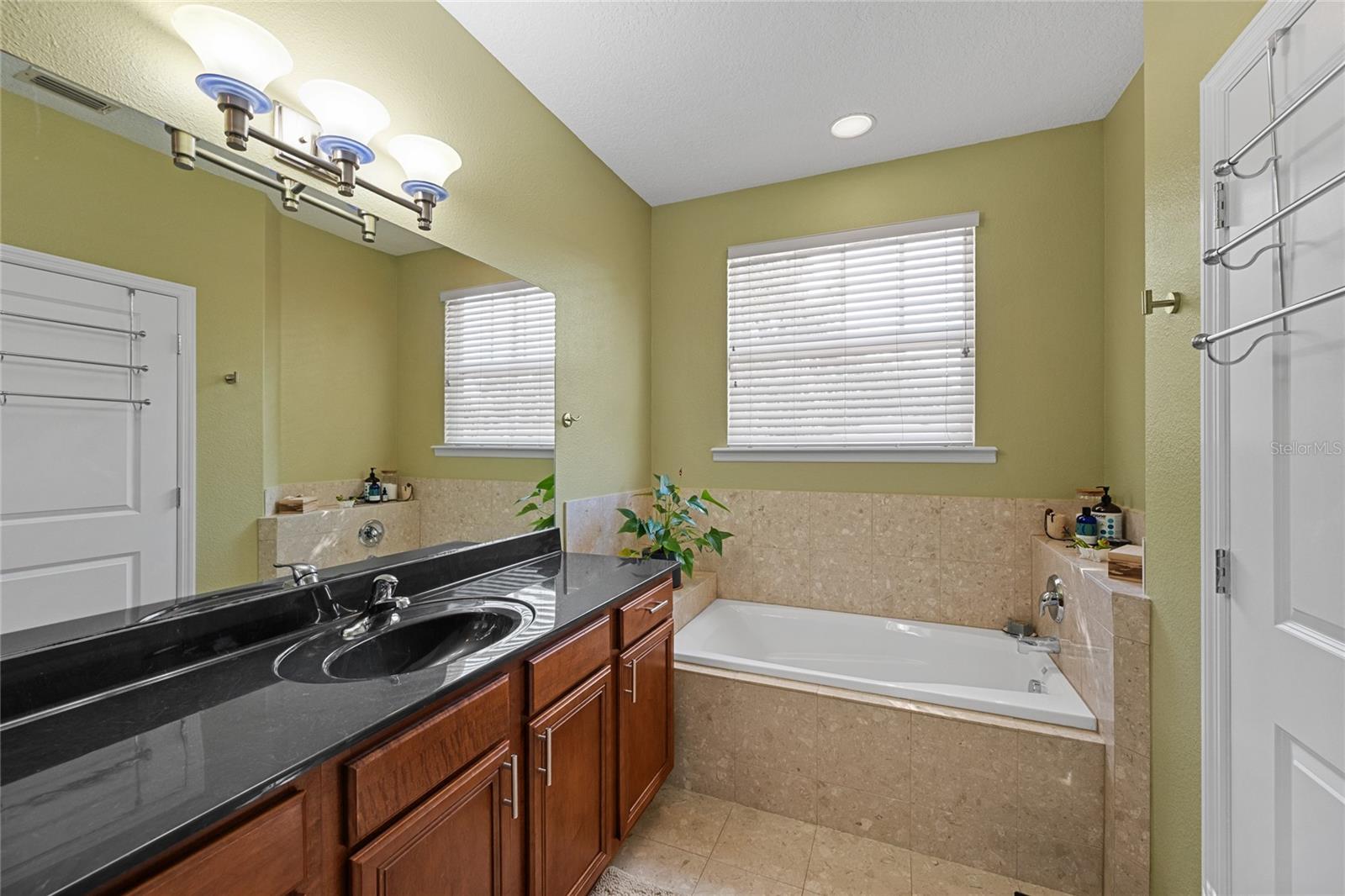 Image 25 of 35 For 1101 Elmwood Street 1101