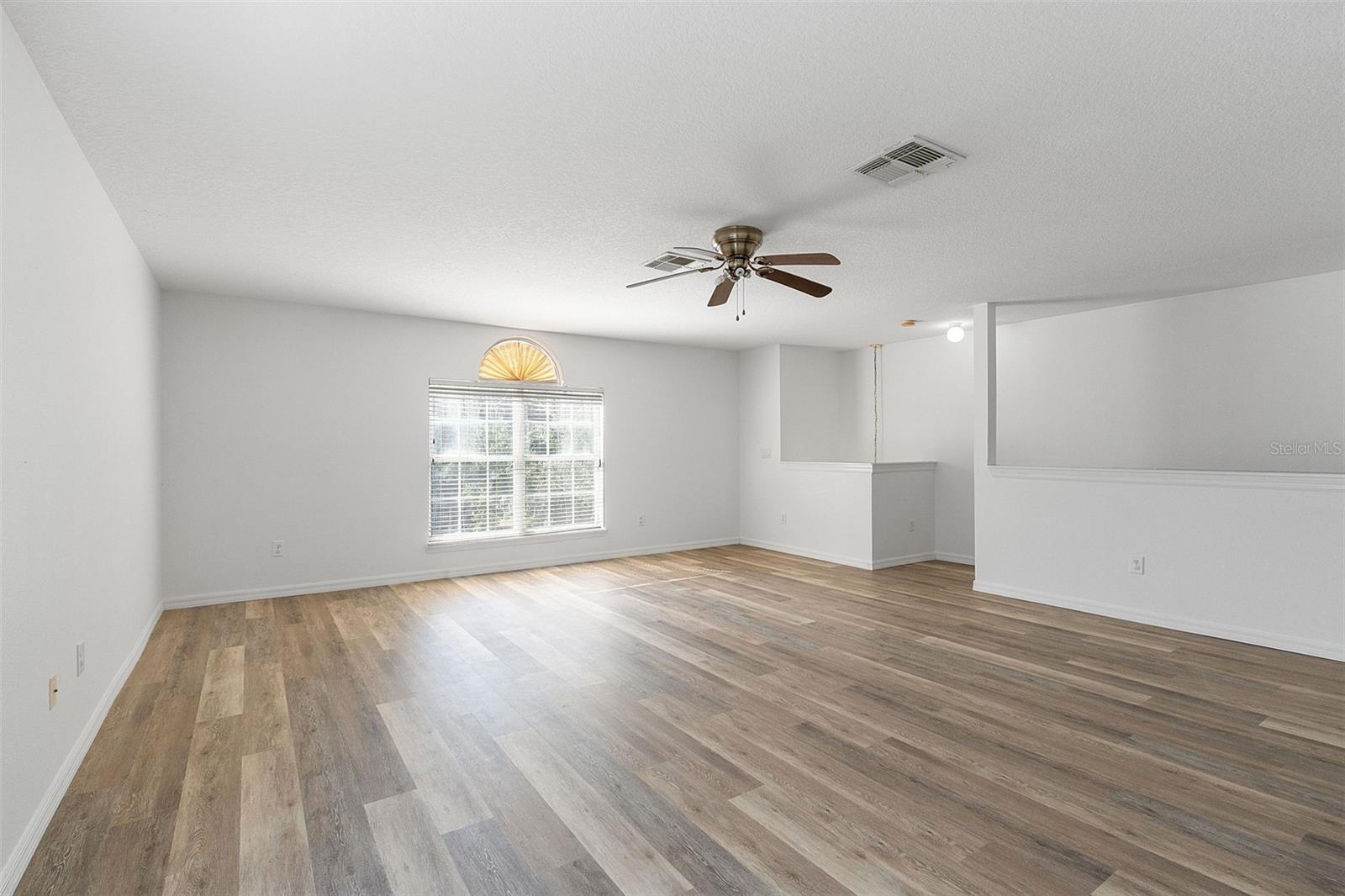 Image 17 of 29 For 230 Friesian Way