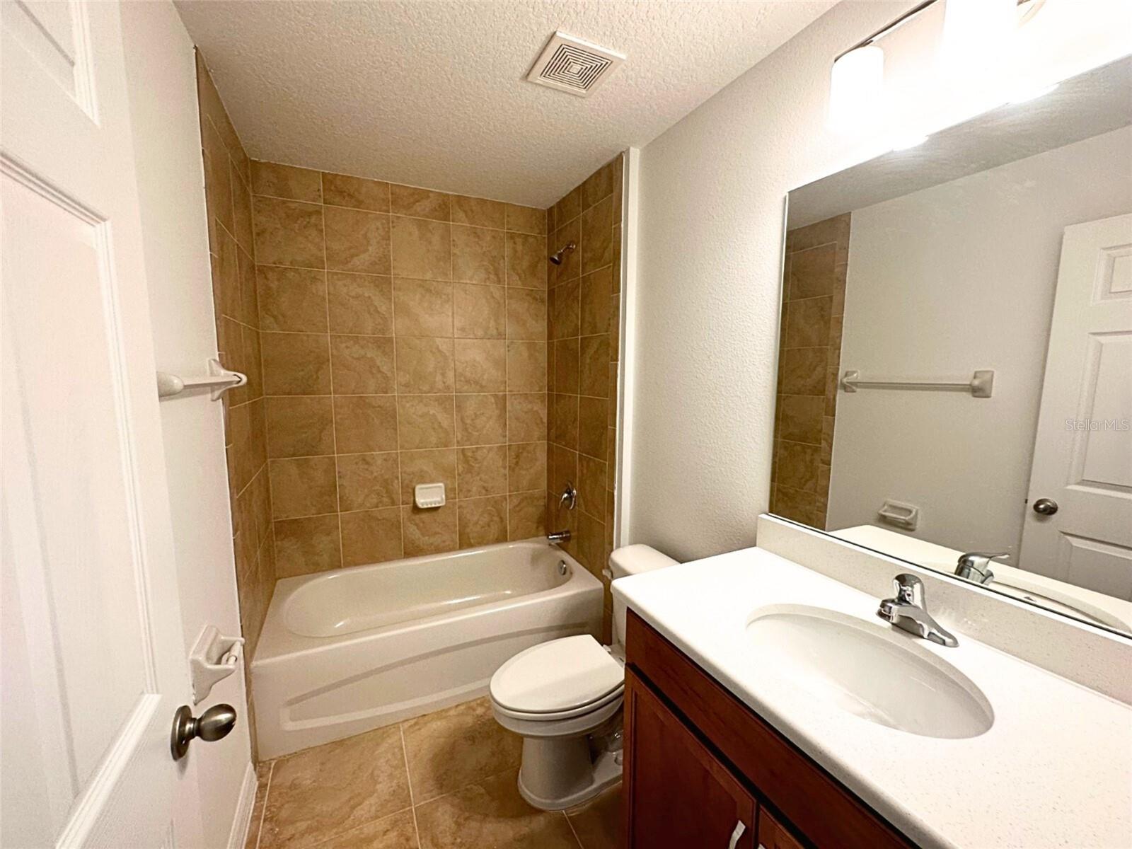 Image 8 of 9 For 33 Rose Drive A