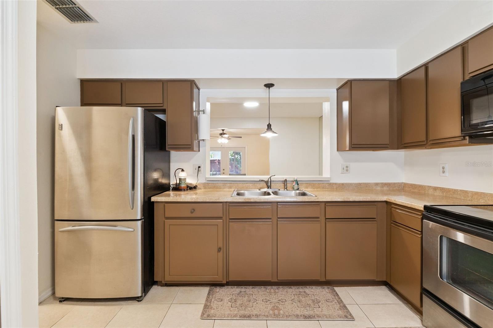 Image 11 of 36 For 594 Green Spring Circle