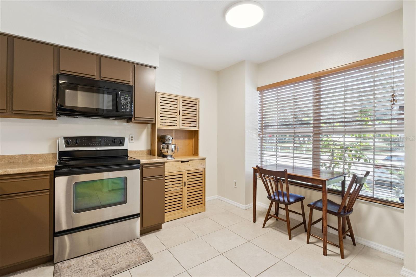 Image 12 of 36 For 594 Green Spring Circle