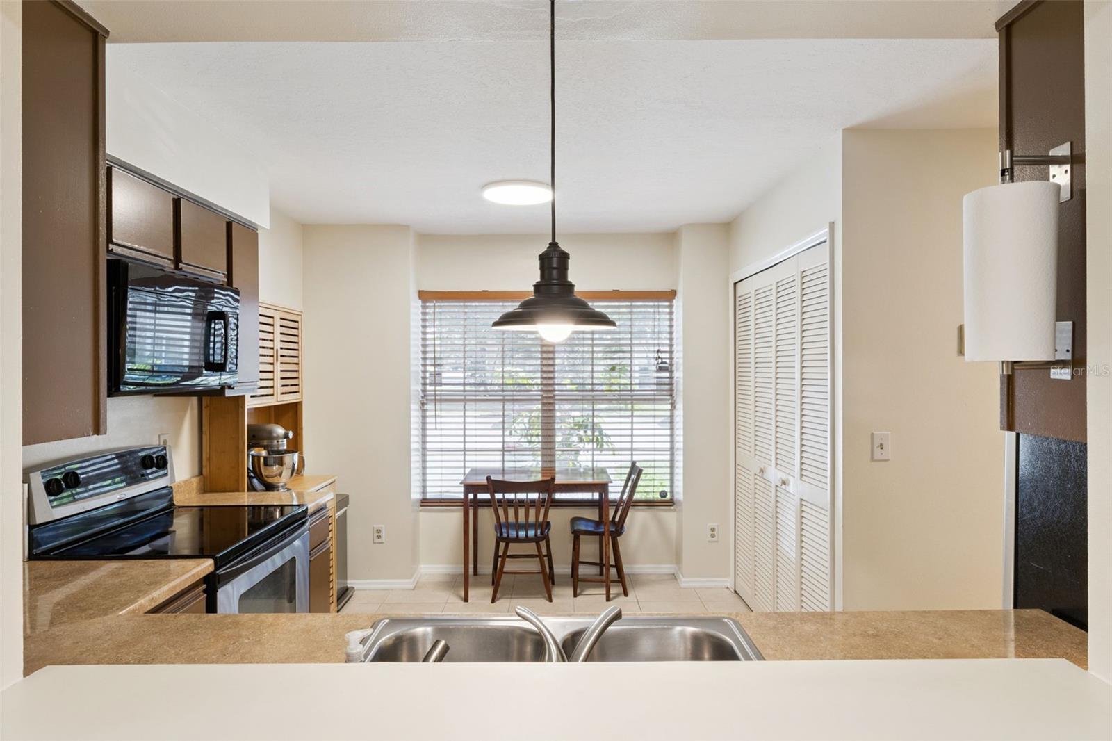 Image 14 of 36 For 594 Green Spring Circle