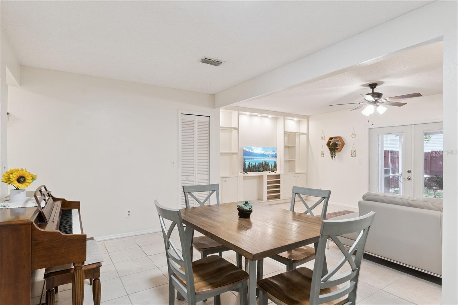 Image 15 of 36 For 594 Green Spring Circle