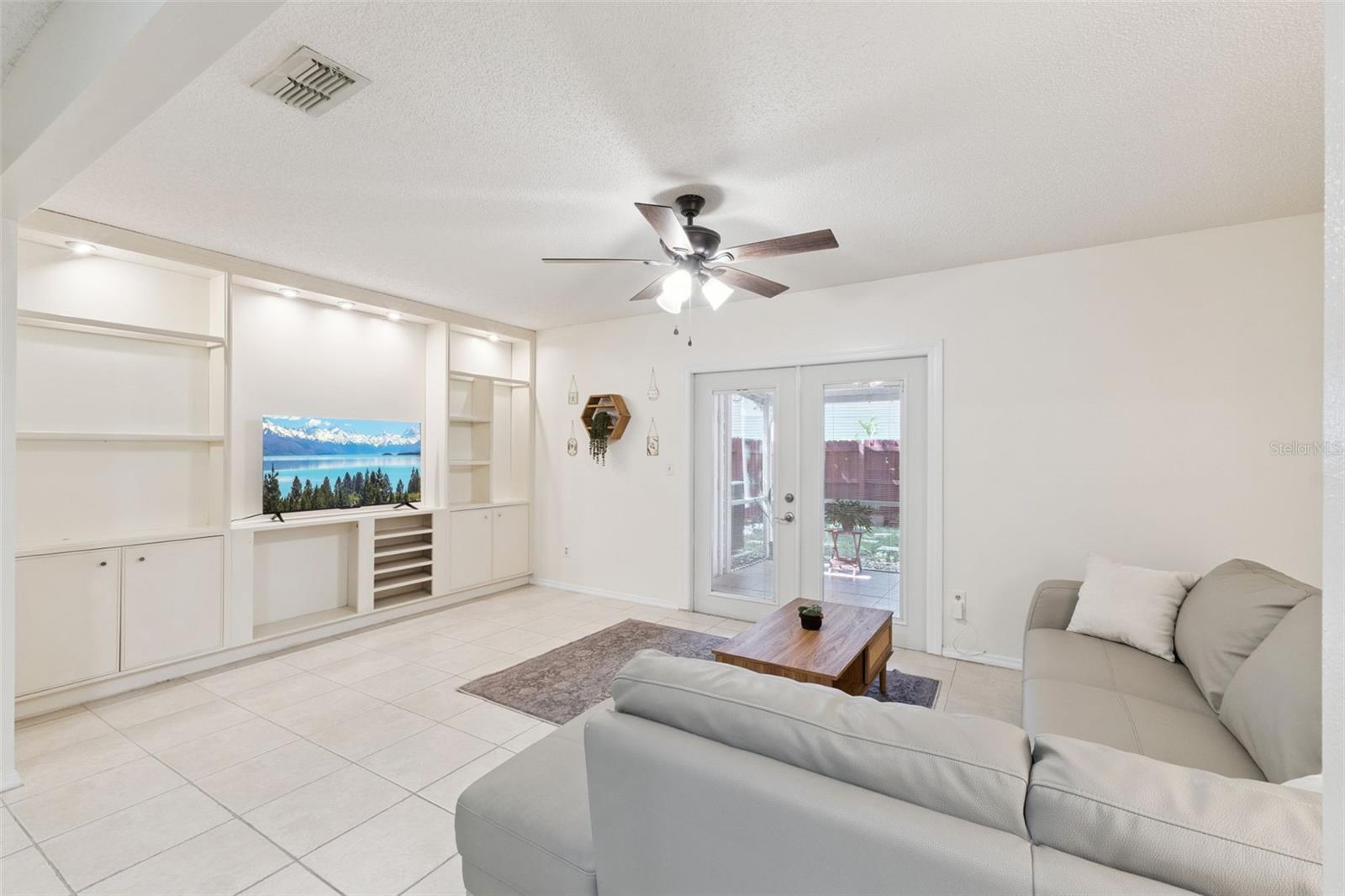 Image 16 of 36 For 594 Green Spring Circle