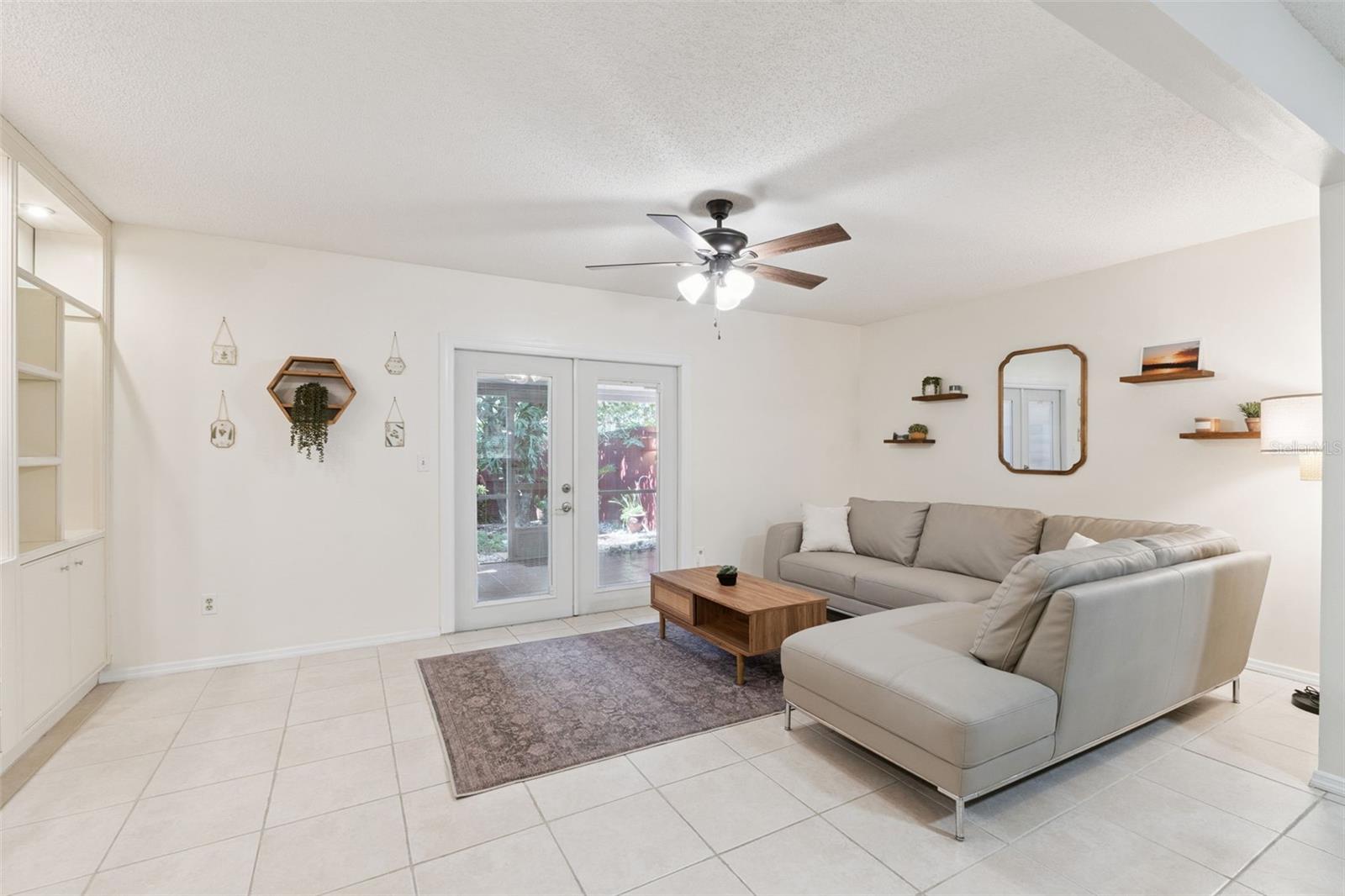 Image 17 of 36 For 594 Green Spring Circle