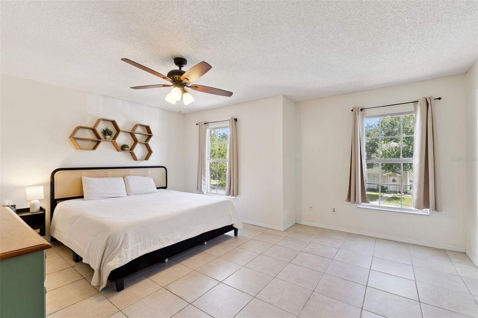 Image 21 of 36 For 594 Green Spring Circle