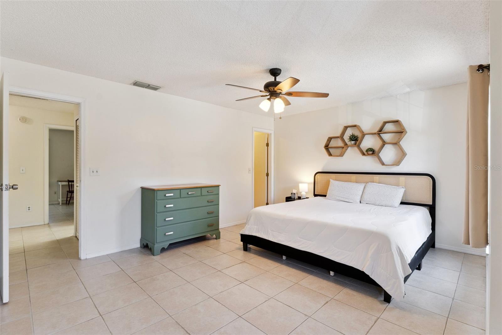 Image 22 of 36 For 594 Green Spring Circle