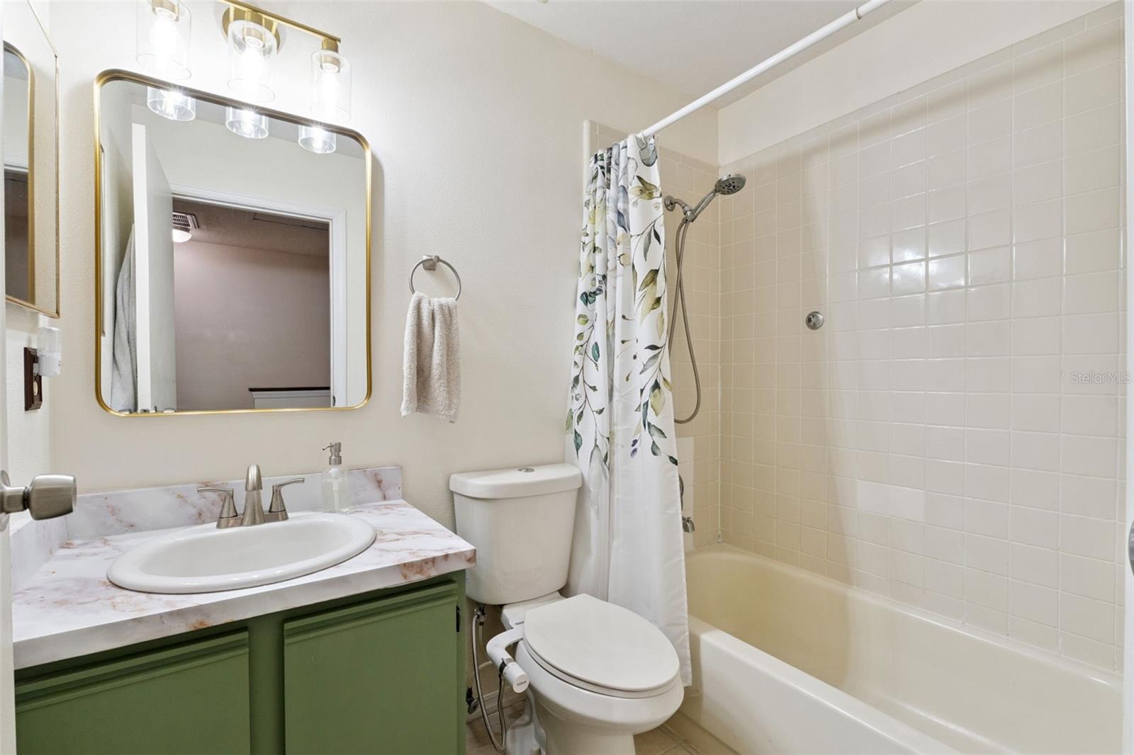 Image 25 of 36 For 594 Green Spring Circle