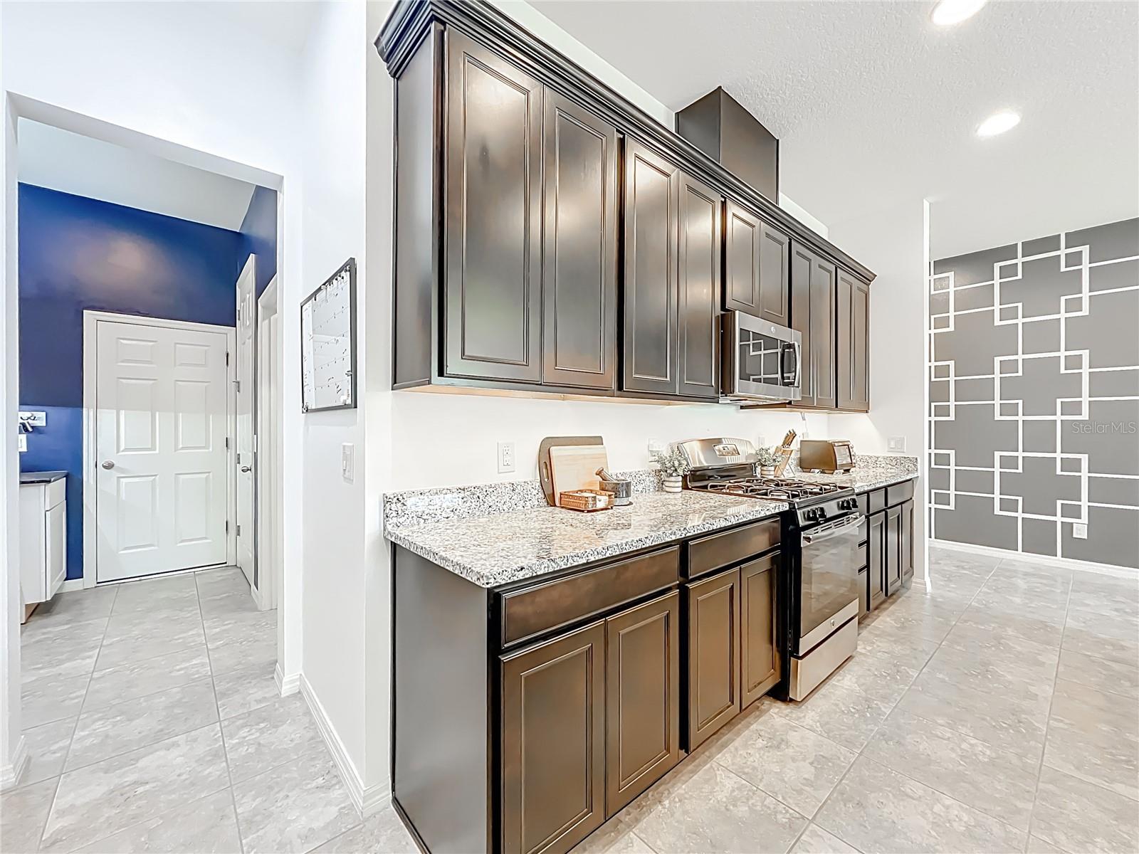 Image 16 of 64 For 966 Maypole Drive