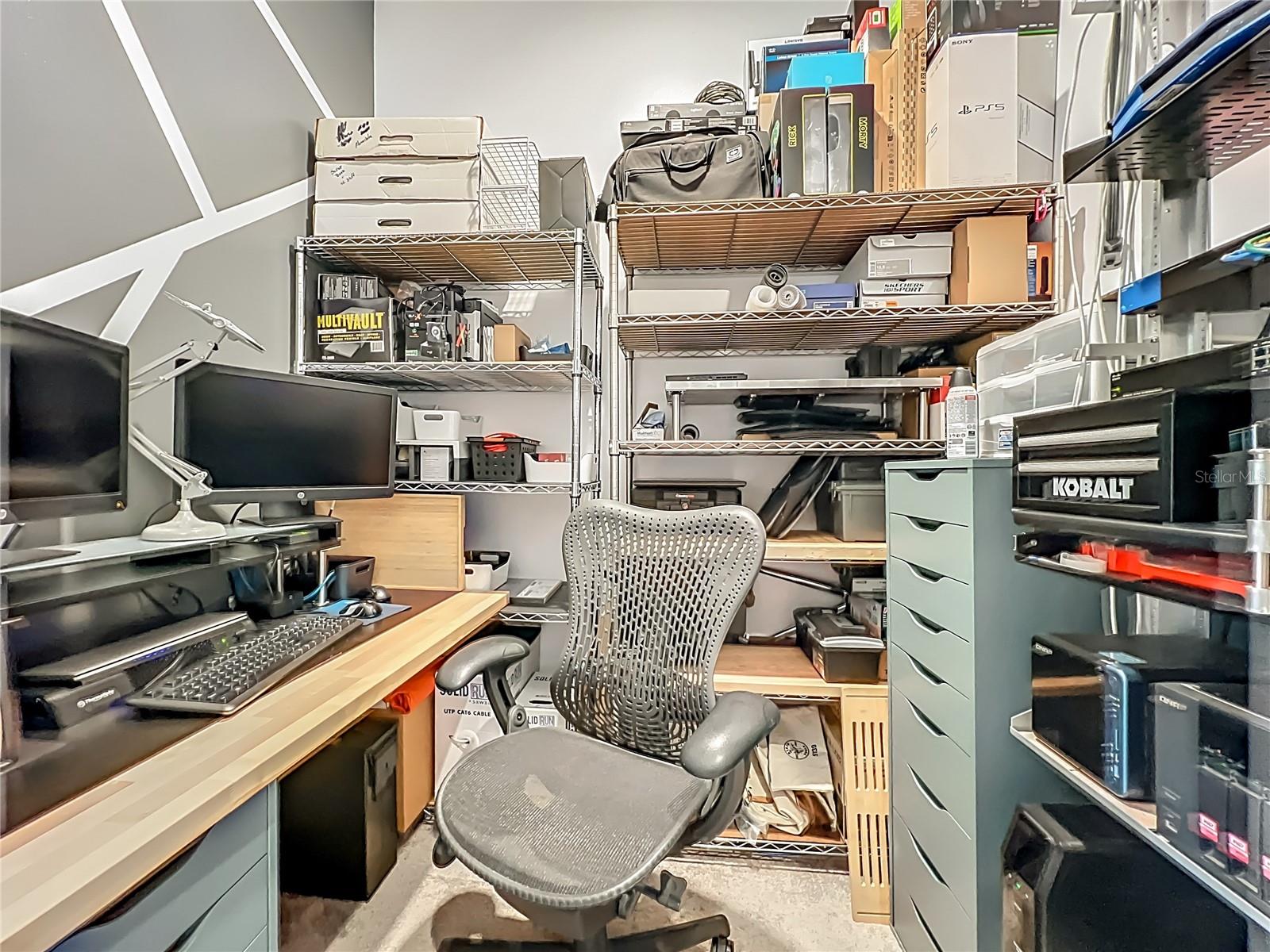 Image 7 of 64 For 966 Maypole Drive