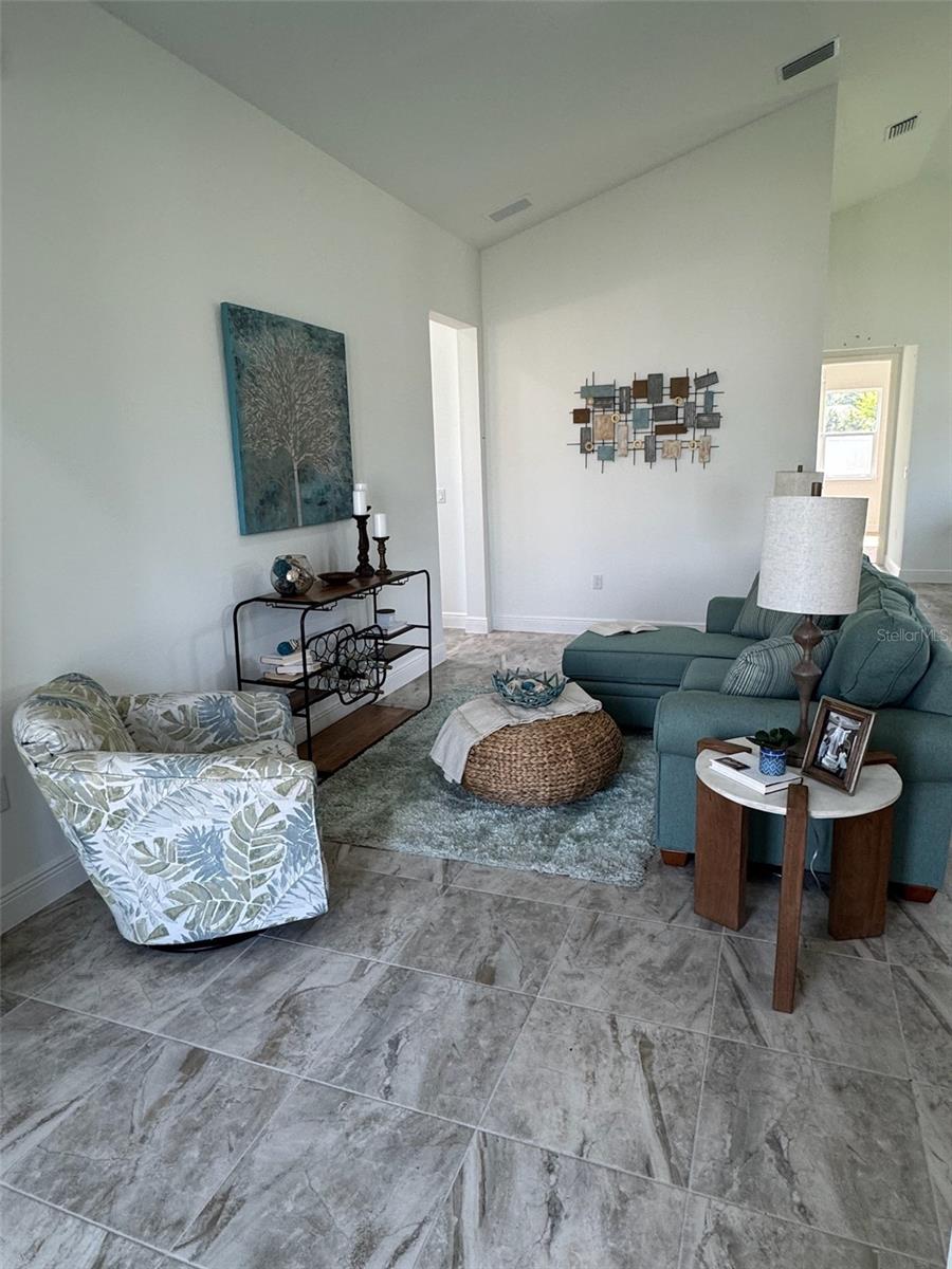 Image 4 of 11 For 927 Azalea Walk Circle