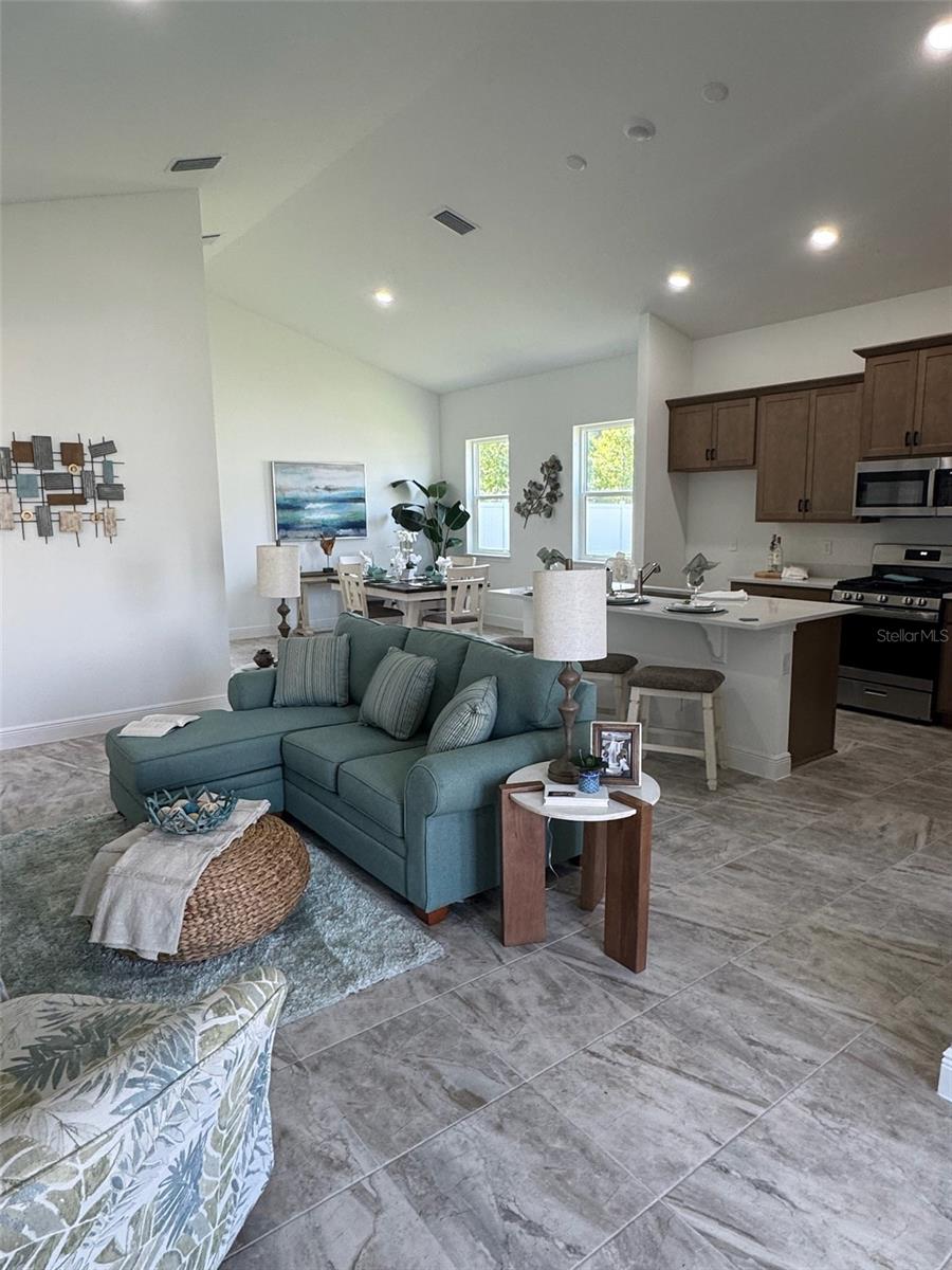 Image 6 of 11 For 927 Azalea Walk Circle