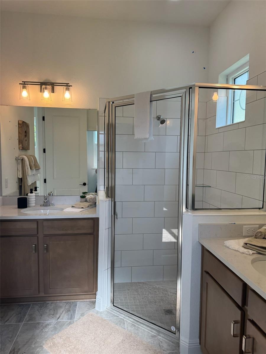 Image 8 of 11 For 927 Azalea Walk Circle