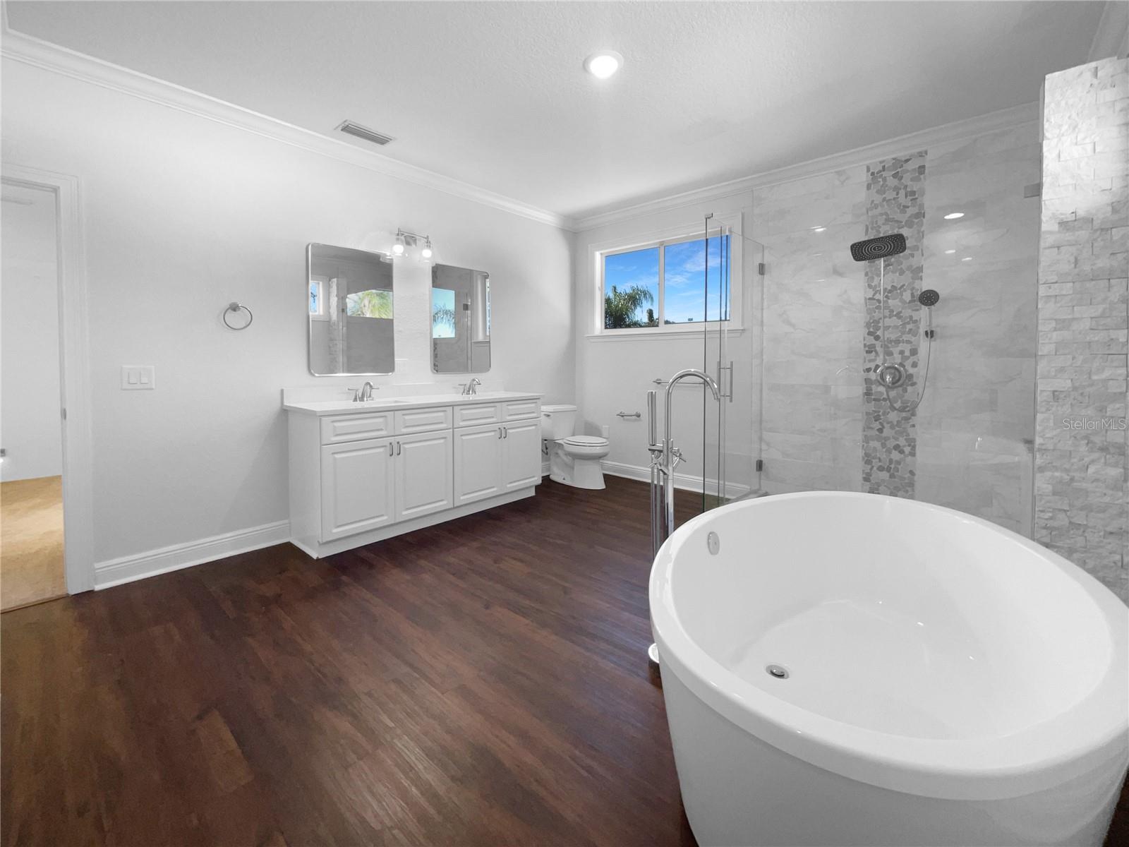 Image 36 of 43 For 10216 Woodborne Place