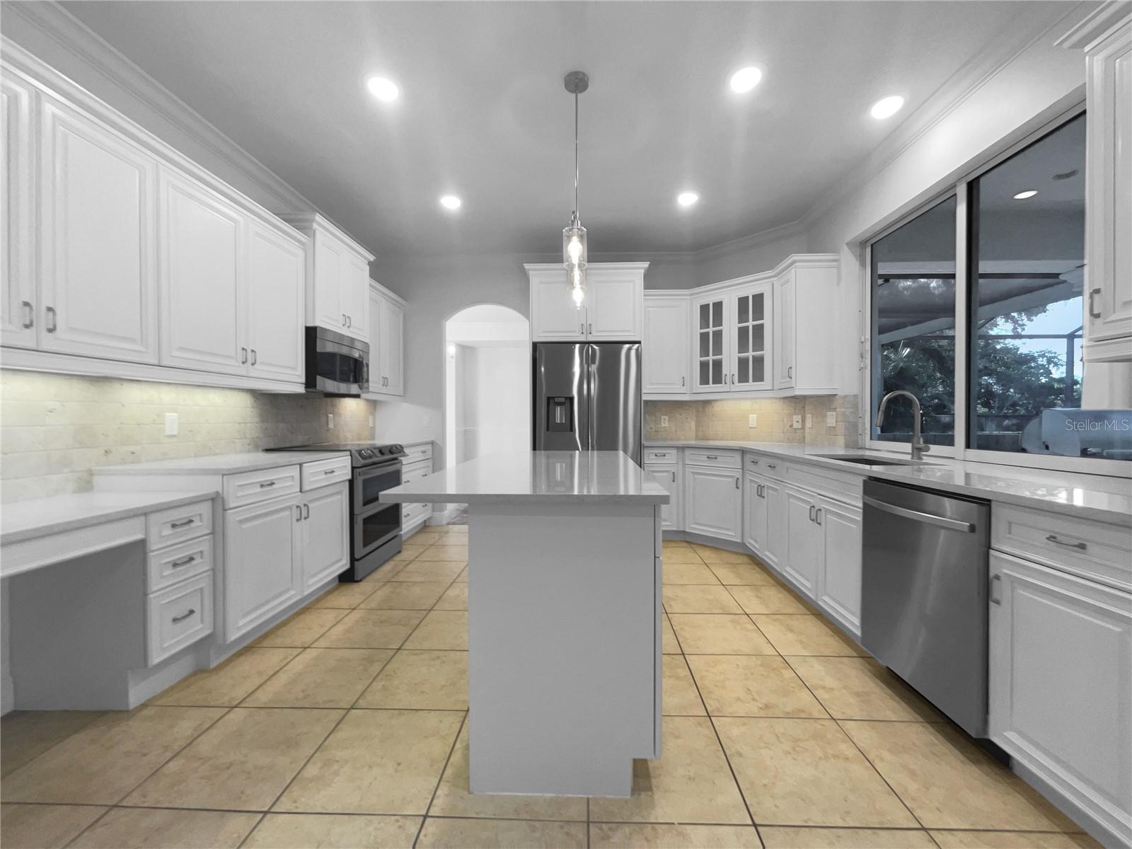 Image 6 of 43 For 10216 Woodborne Place