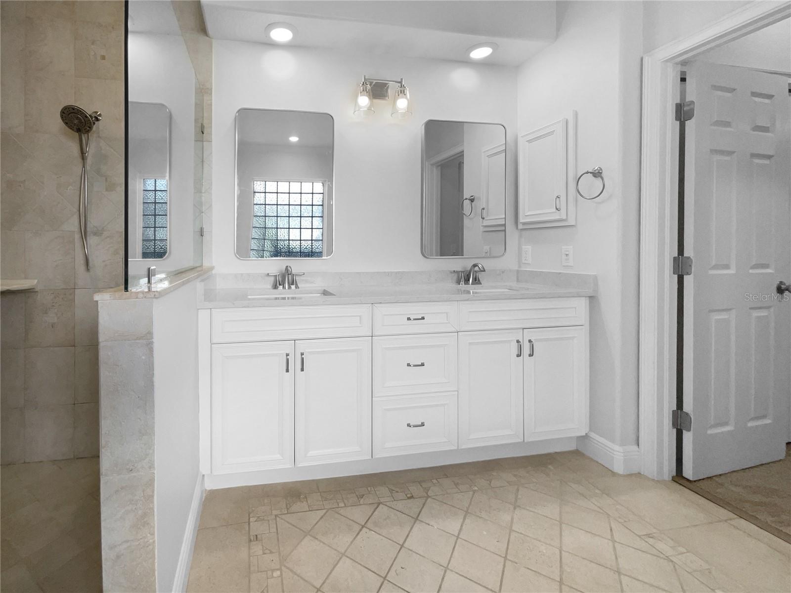 Image 7 of 43 For 10216 Woodborne Place