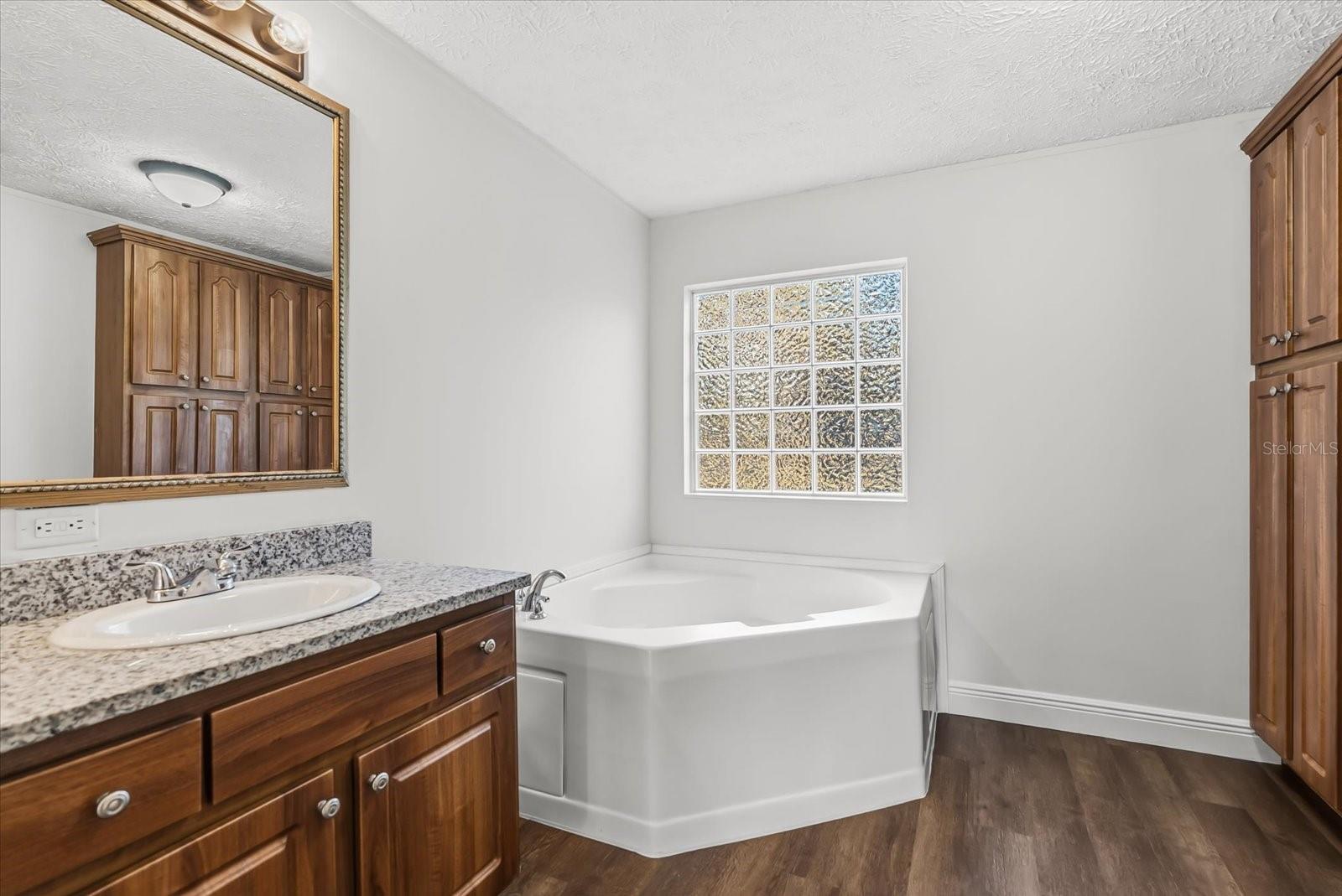 Image 31 of 40 For 1785 Marsh Way