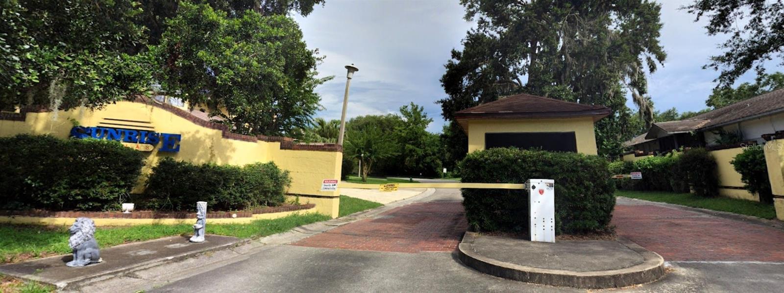 Image 3 of 4 For 9 Sunrise Villas Lane