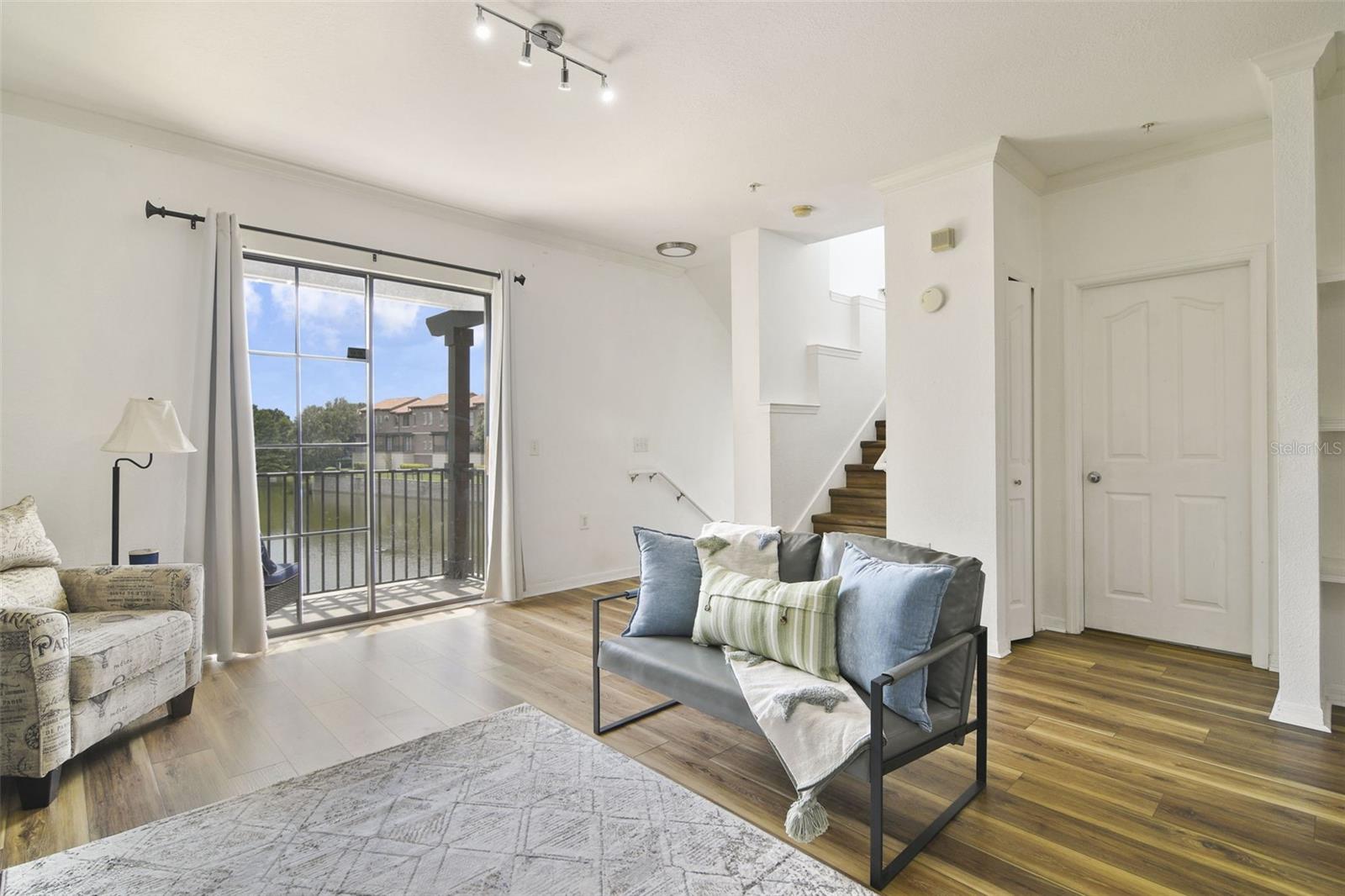 Image 3 of 17 For 6117 Metrowest Boulevard 106