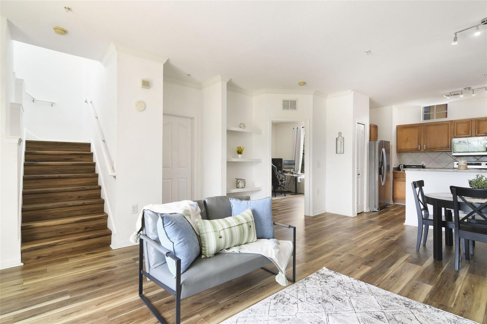 Image 7 of 17 For 6117 Metrowest Boulevard 106