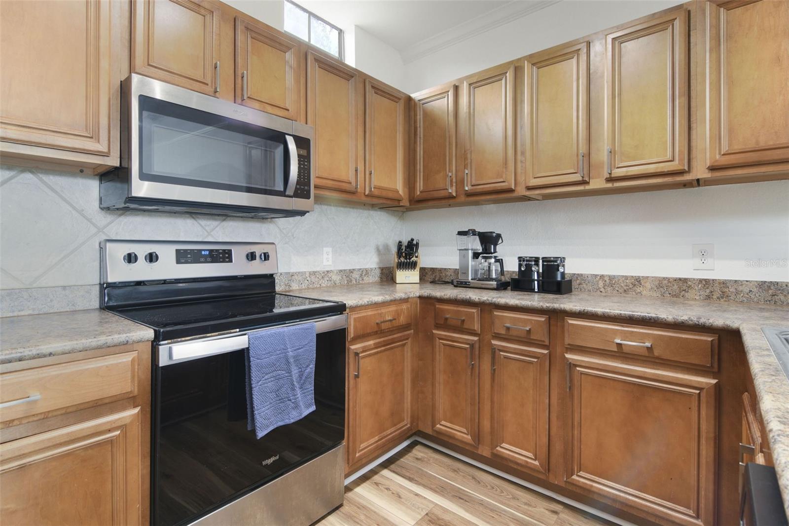 Image 9 of 17 For 6117 Metrowest Boulevard 106