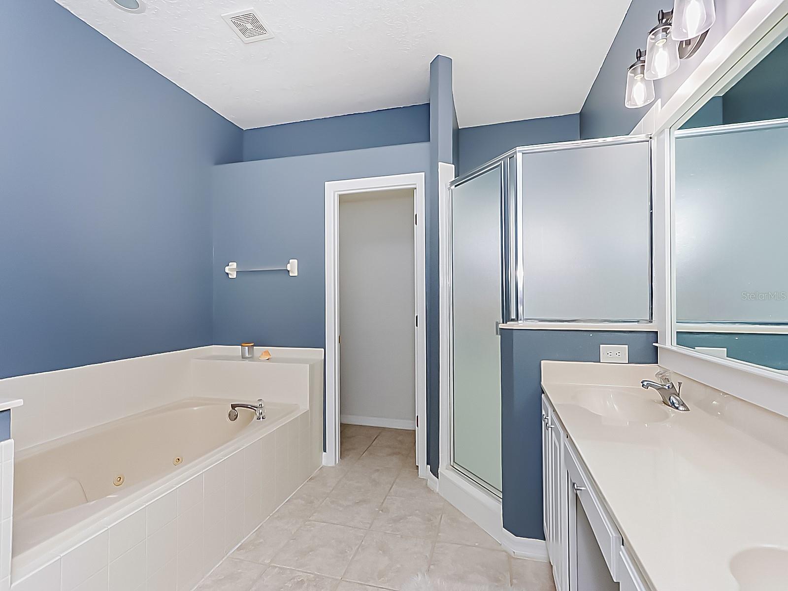 Image 28 of 50 For 2668 Dover Glen Circle