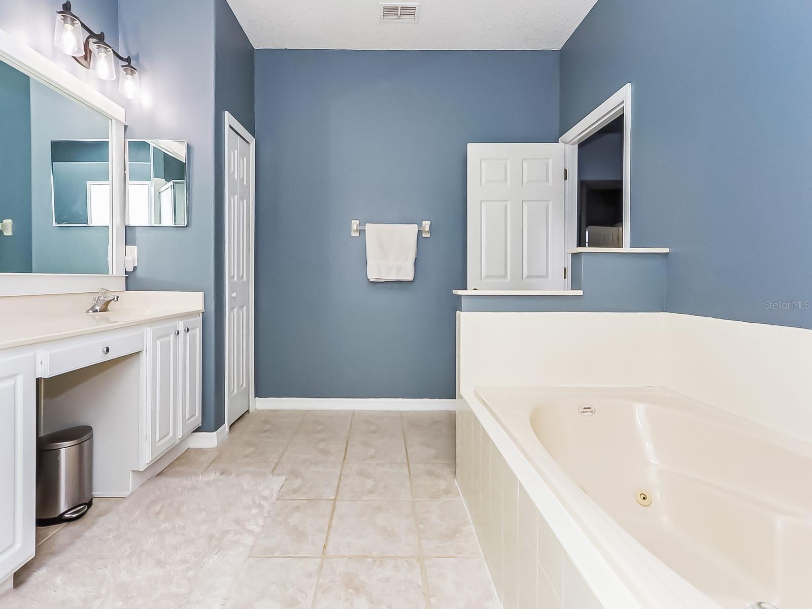 Image 29 of 50 For 2668 Dover Glen Circle