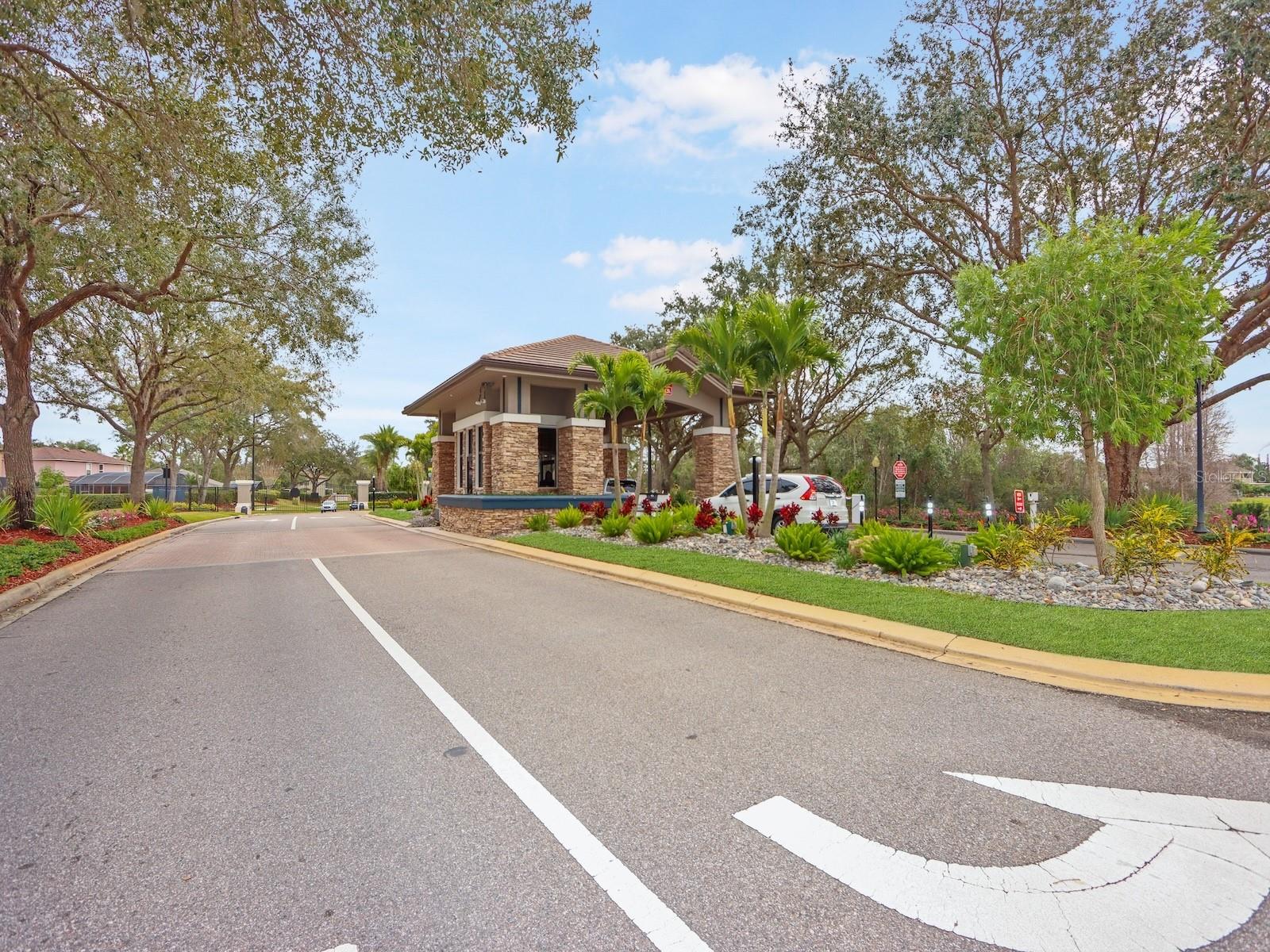 Image 39 of 50 For 2668 Dover Glen Circle