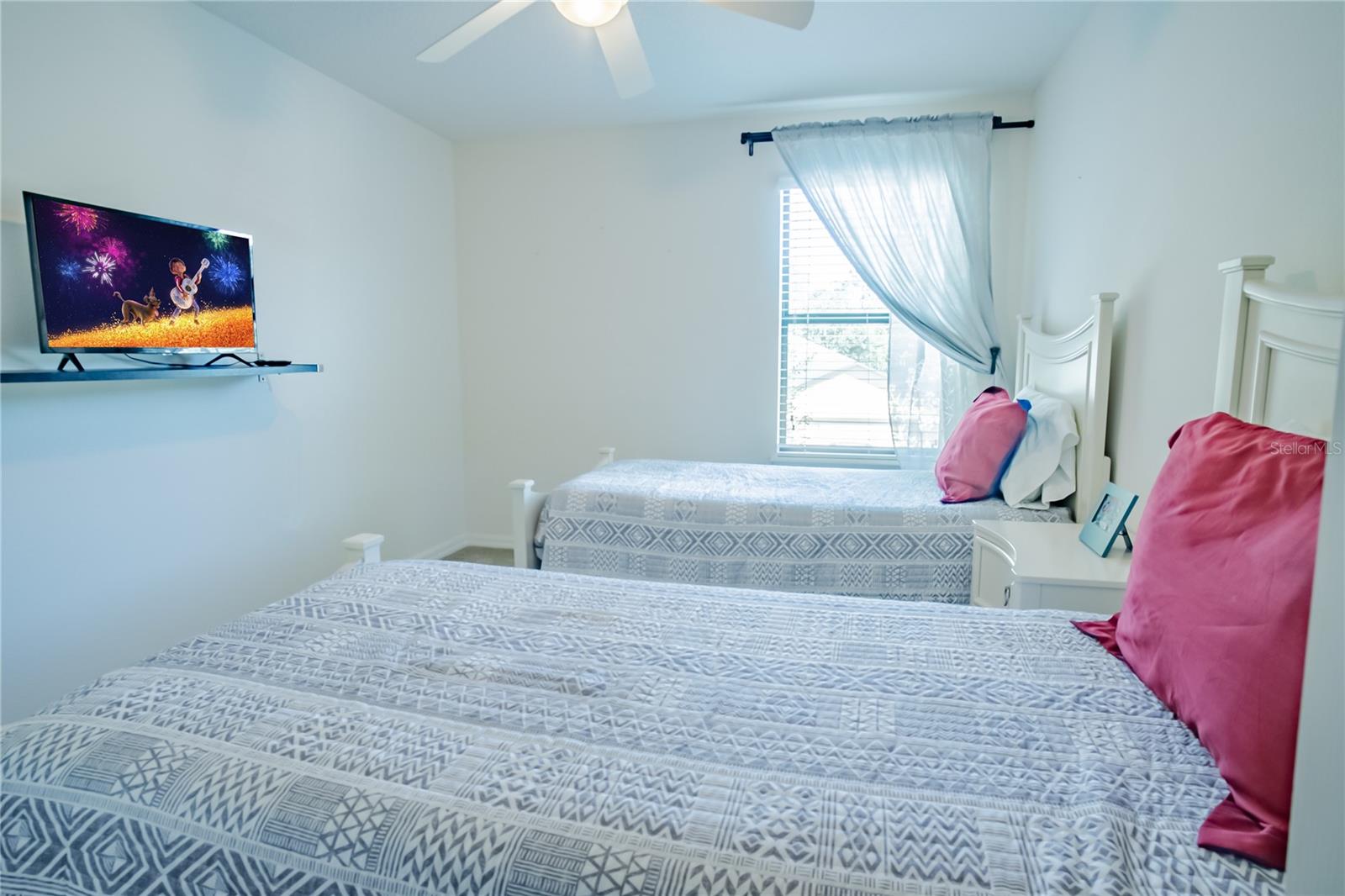 Image 23 of 35 For 1056 Cypress Pointe Boulevard