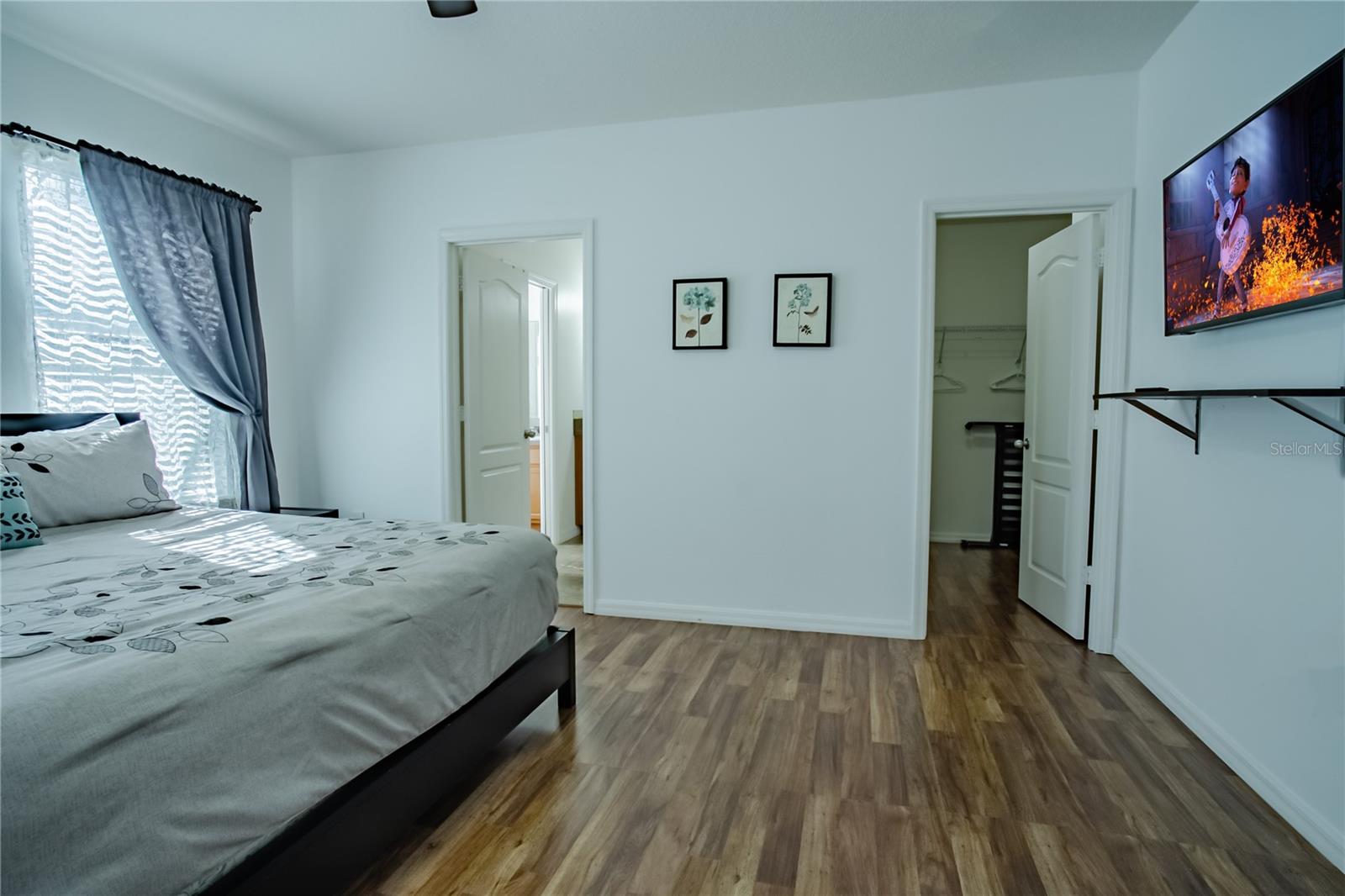 Image 4 of 35 For 1056 Cypress Pointe Boulevard