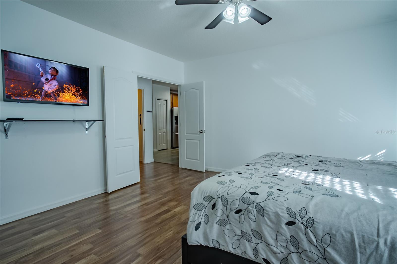 Image 5 of 35 For 1056 Cypress Pointe Boulevard