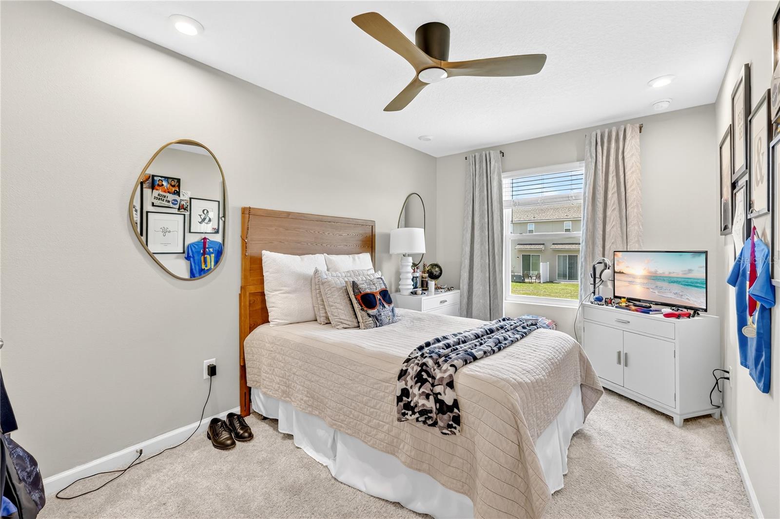 Image 11 of 28 For 1116 Lakeshore Breeze Place