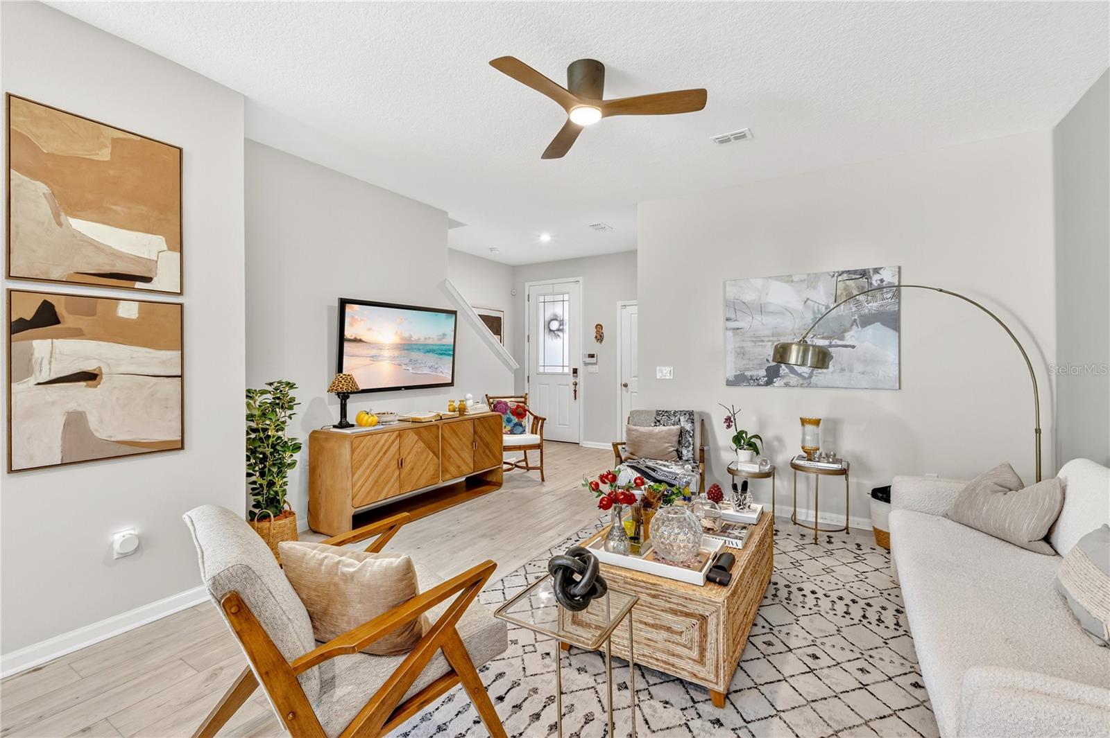 Image 4 of 28 For 1116 Lakeshore Breeze Place