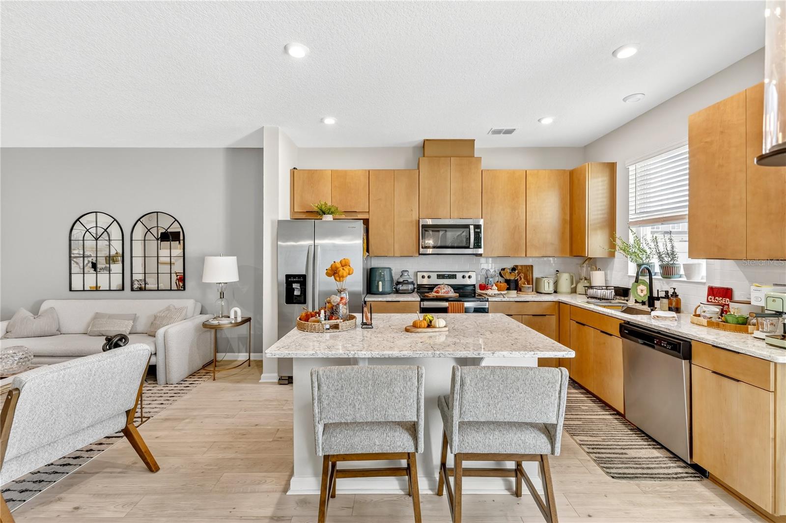 Image 7 of 28 For 1116 Lakeshore Breeze Place