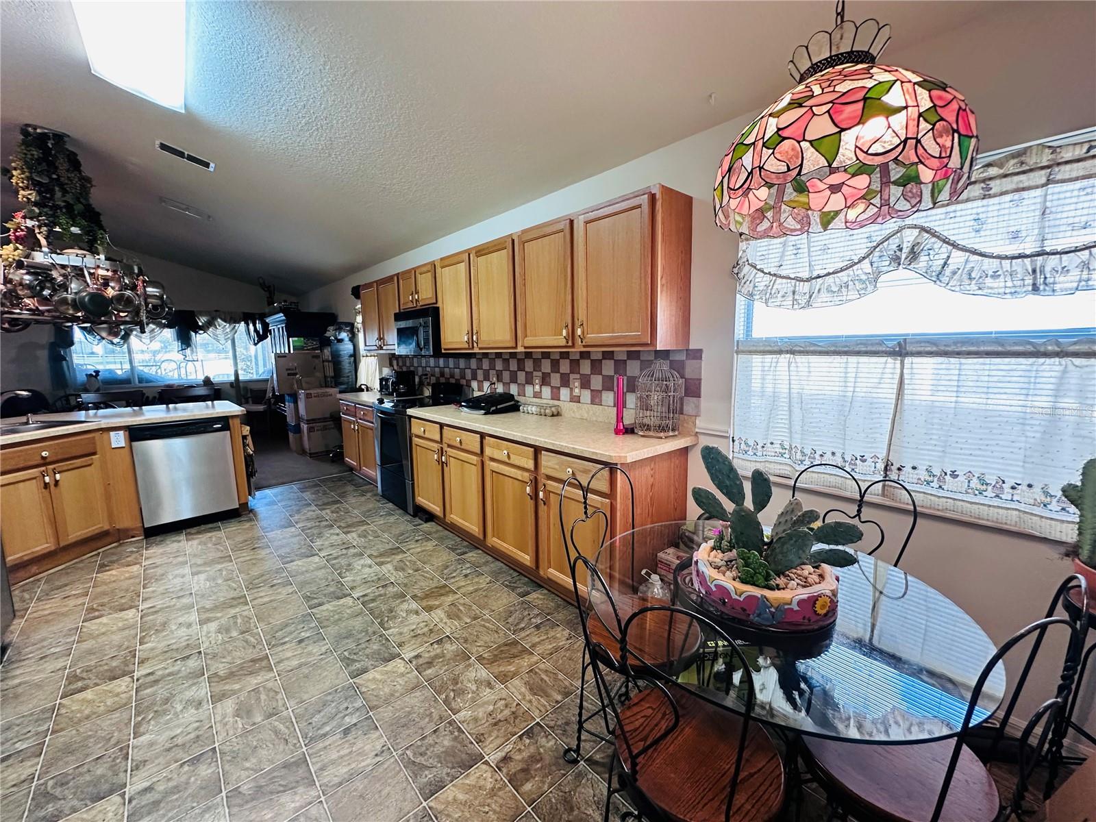 Image 5 of 14 For 9285 90th Street