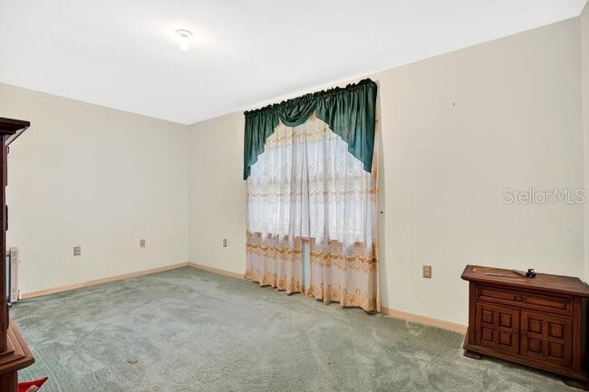 Image 17 of 43 For 348 Summerville Lane